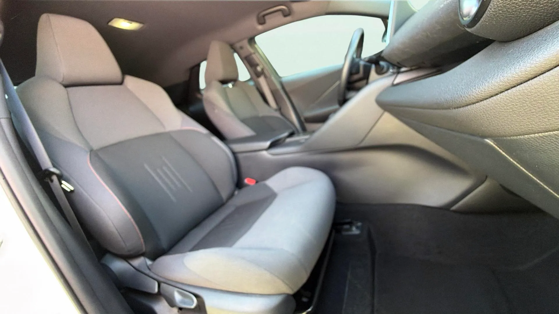 Toyota C-HR 2.0 220PH Advance - foto 14