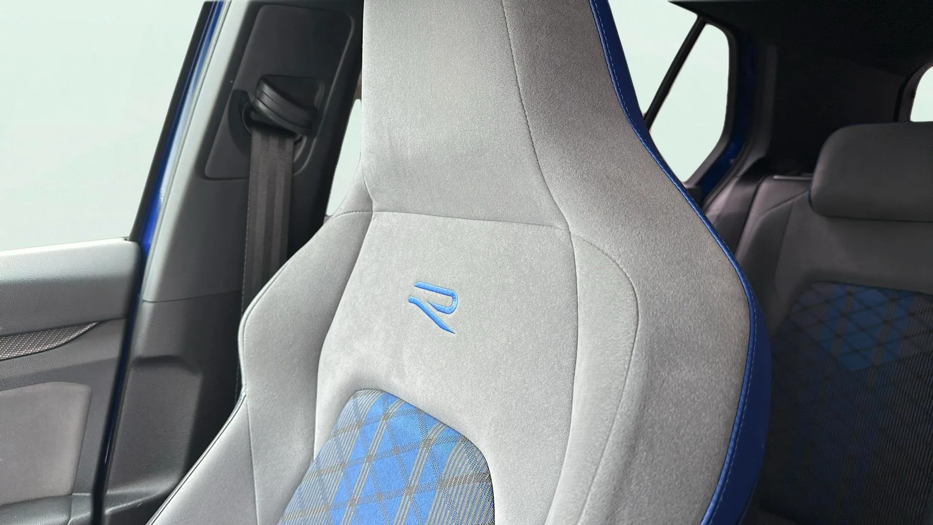 Volkswagen Golf R 2.0 TSI 4Motion DSG - foto 20