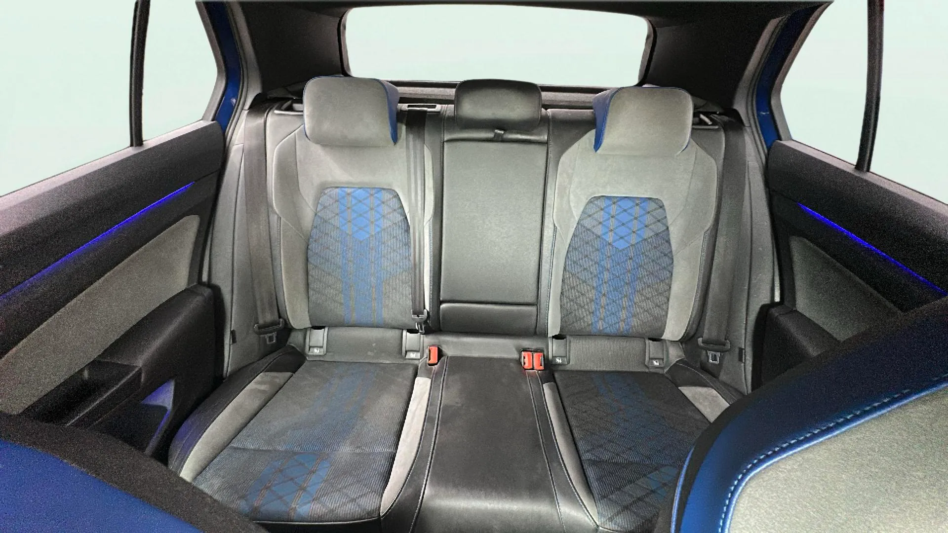 Volkswagen Golf R 2.0 TSI 4Motion DSG - foto 19