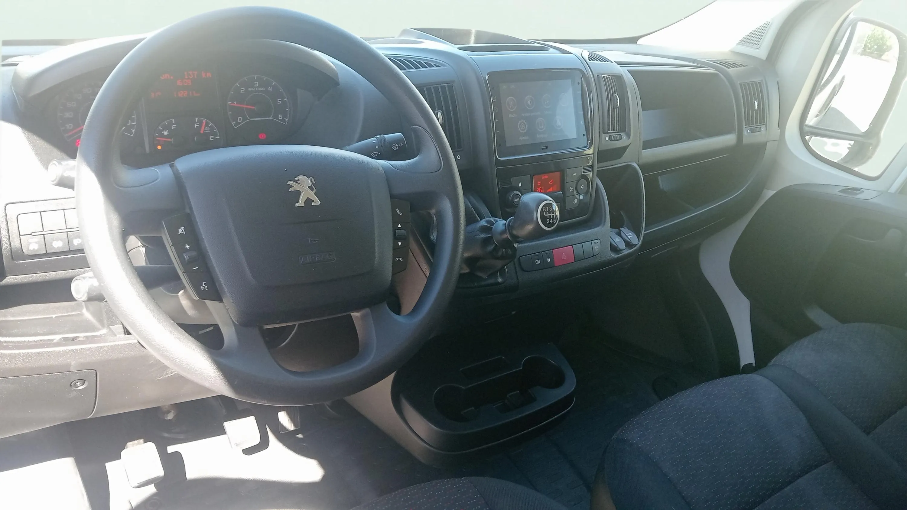 Peugeot Boxer 335 L3H2 Bhdi M - foto 13