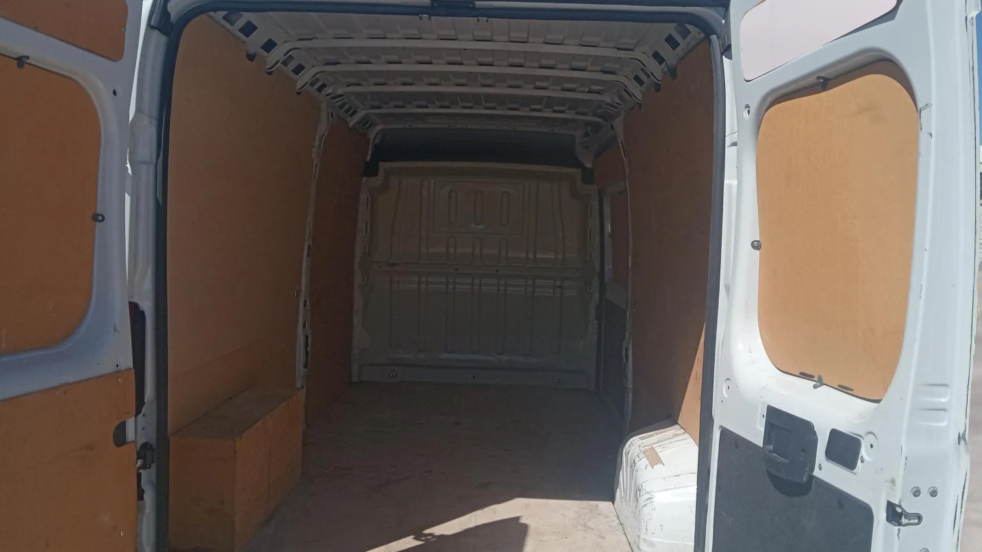 Peugeot Boxer 335 L3H2 Bhdi M - foto 24
