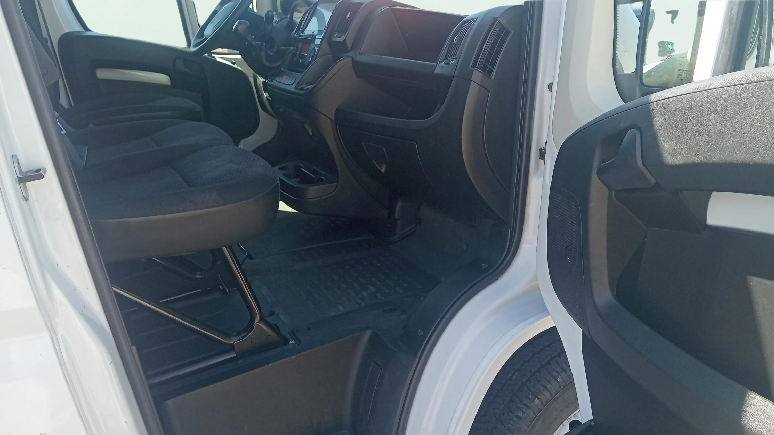 Peugeot Boxer 335 L3H2 Bhdi M - foto 15