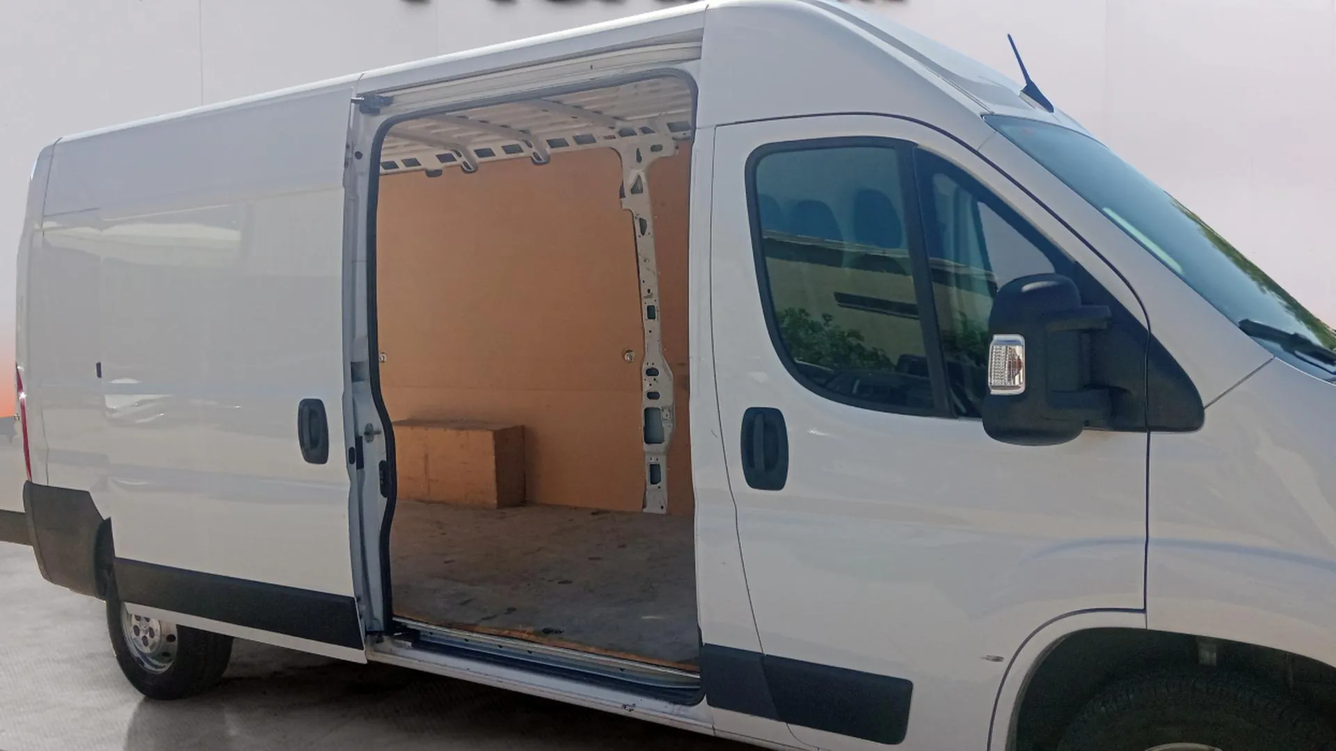 Peugeot Boxer 335 L3H2 Bhdi M - foto 22