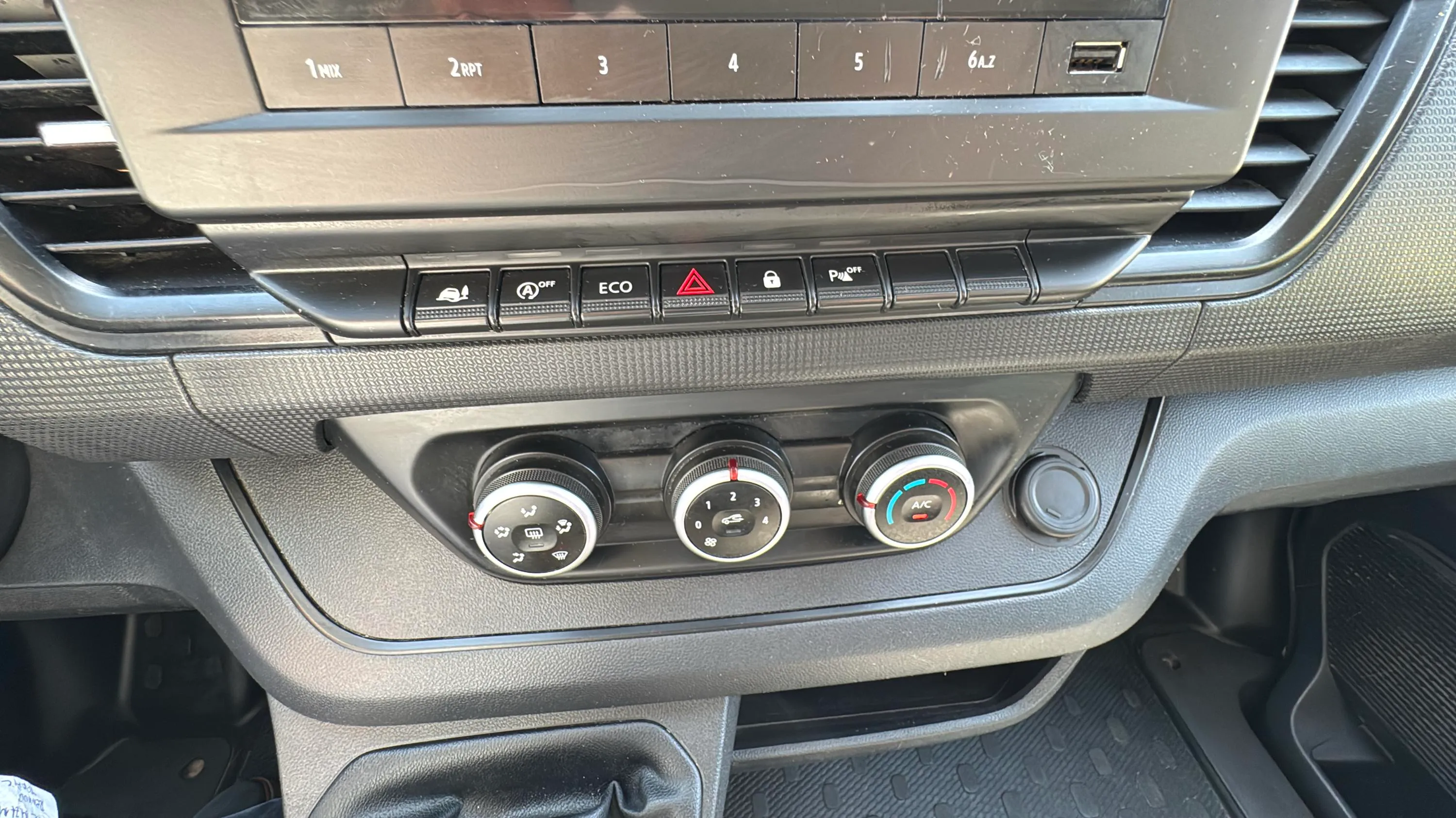 Renault Trafic Furgón L1H1 Blue dCi - foto 16