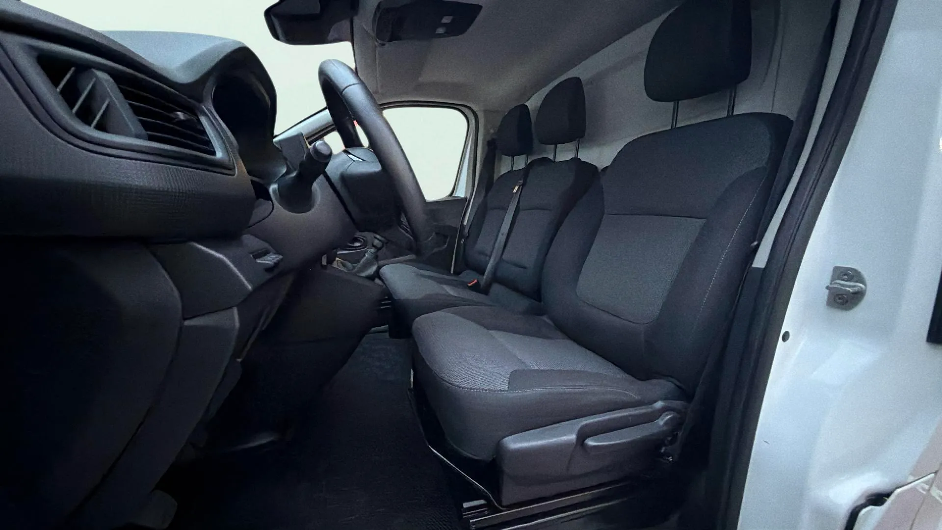 Renault Trafic Furgón L2H1 Blue dCi CUA - foto 14