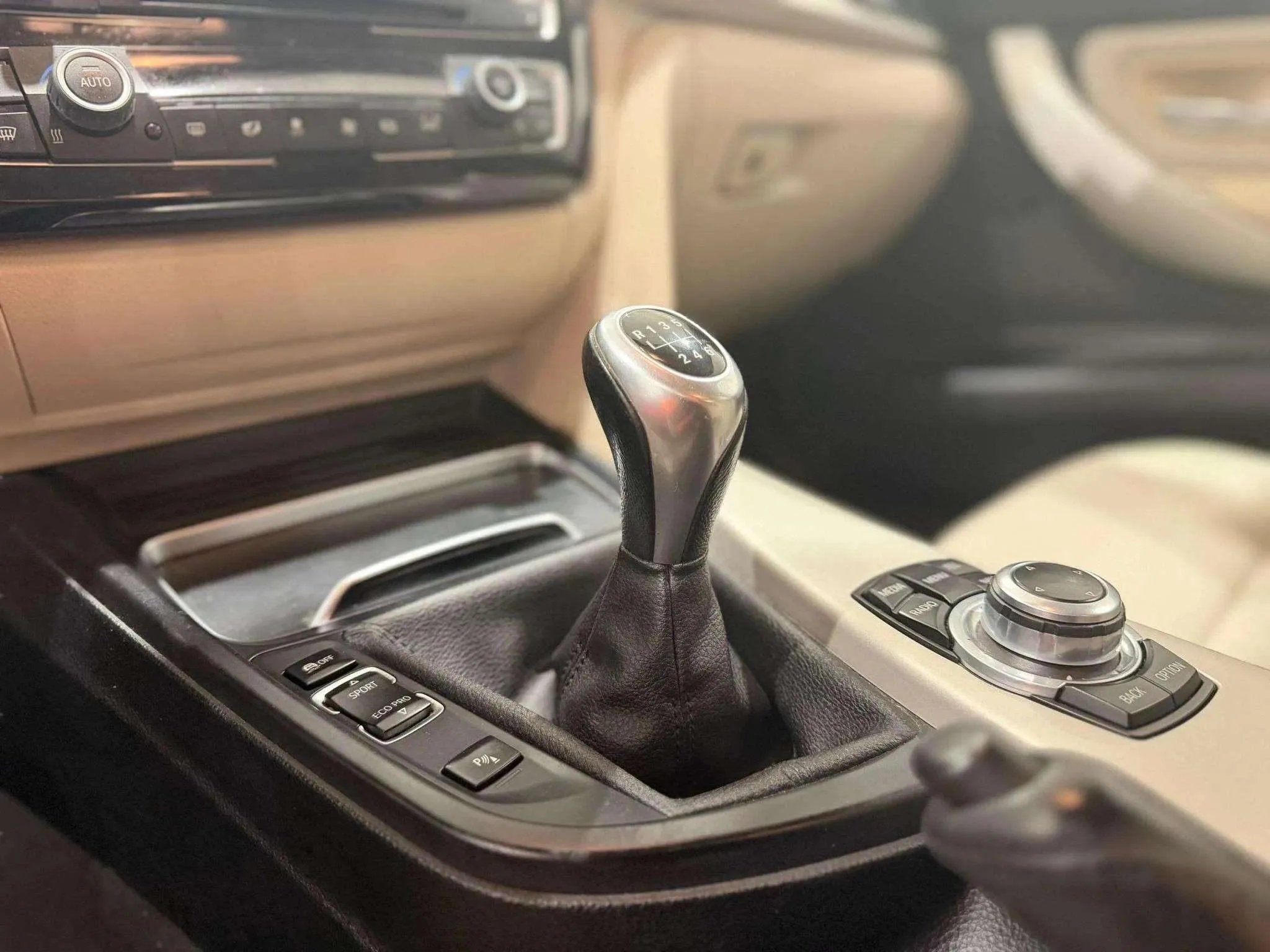 BMW Serie 3 318d - foto 12