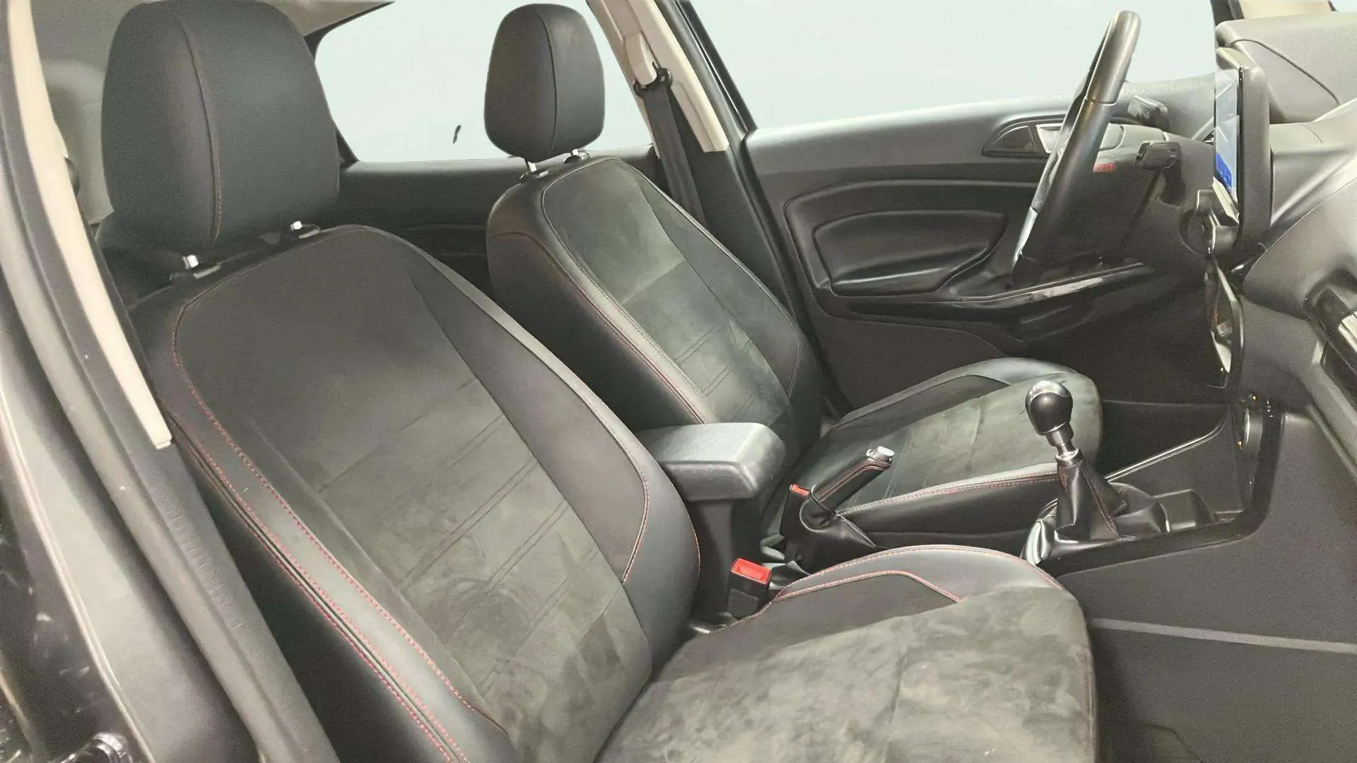 Ford EcoSport 1.0T EcoBoost ST Line - foto 15