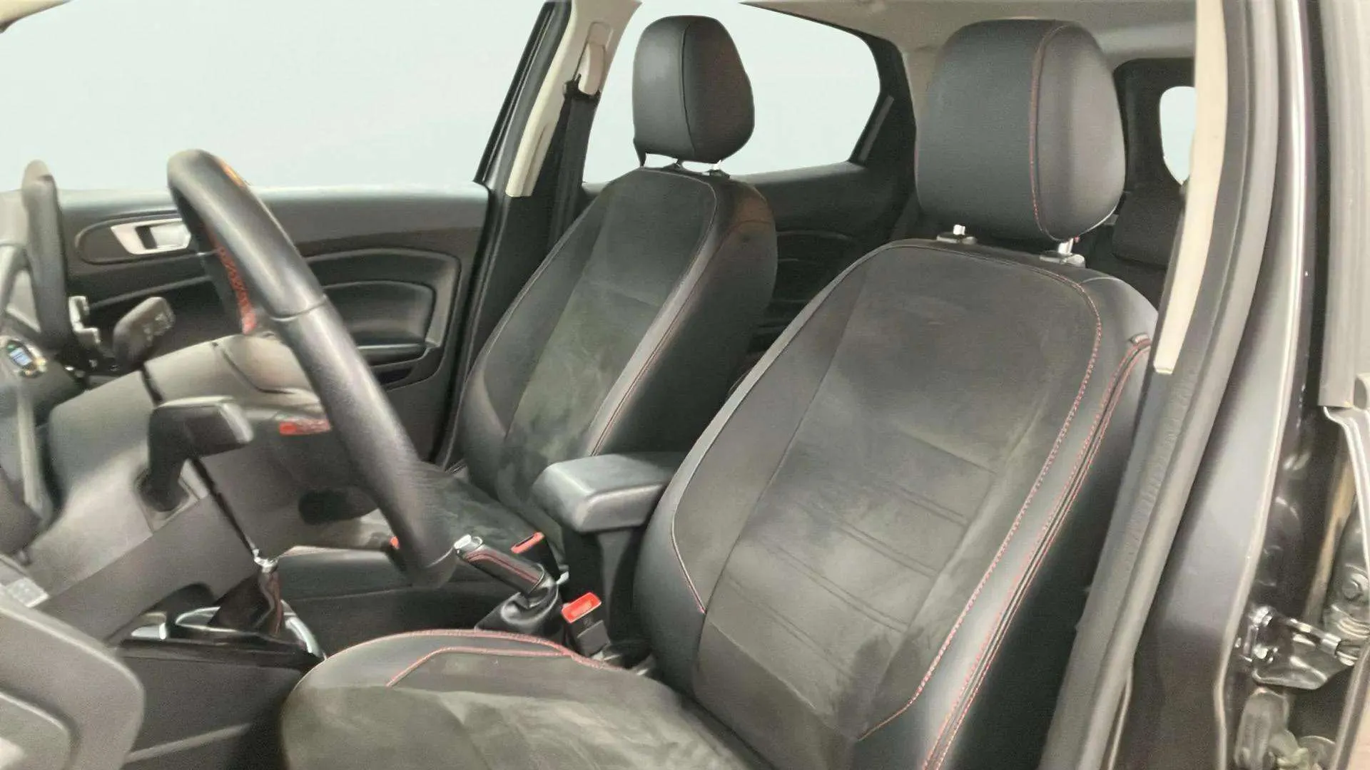 Ford EcoSport 1.0T EcoBoost ST Line - foto 13