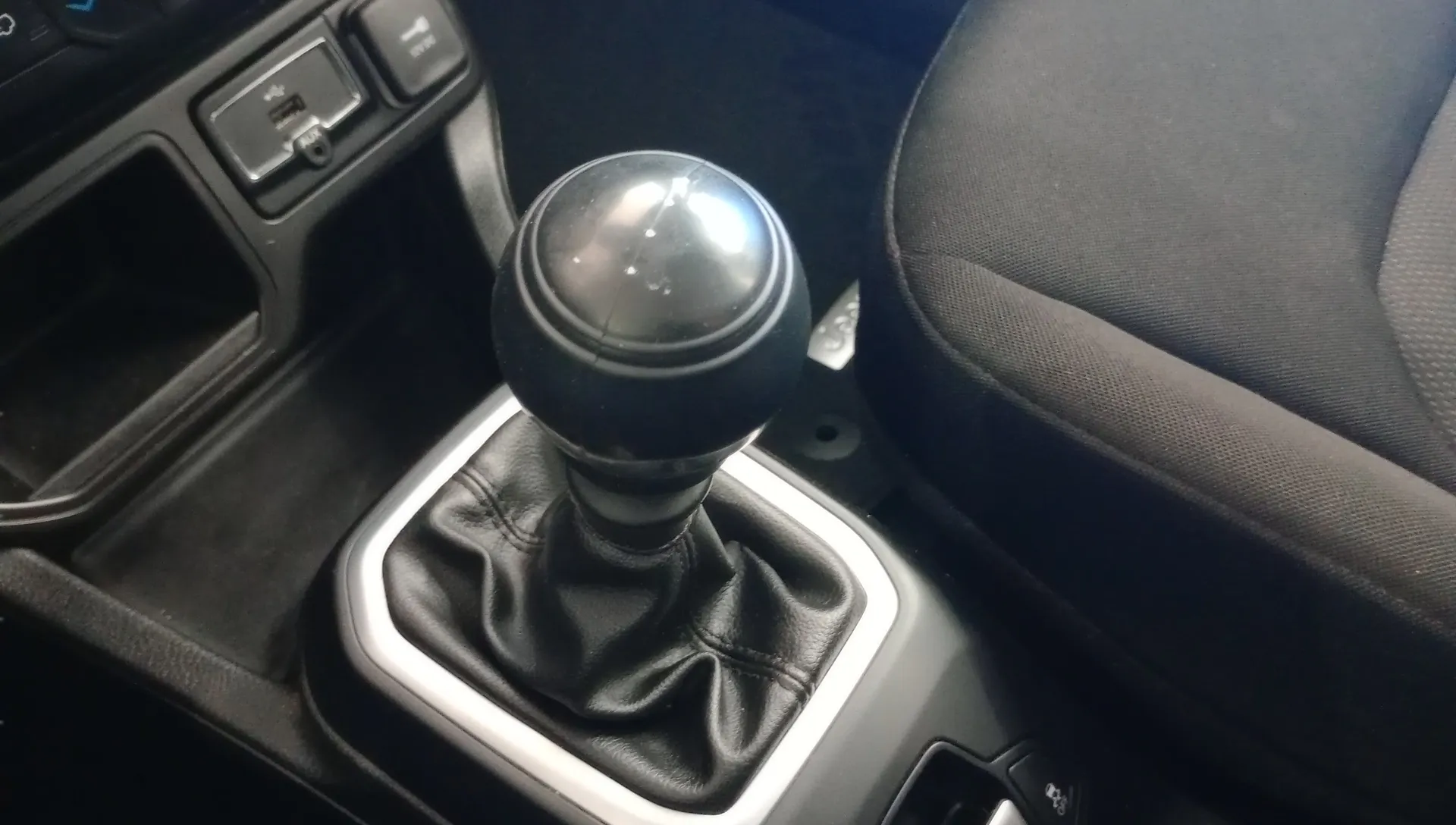 Jeep Renegade 1.0G Limited 4x2 - foto 19