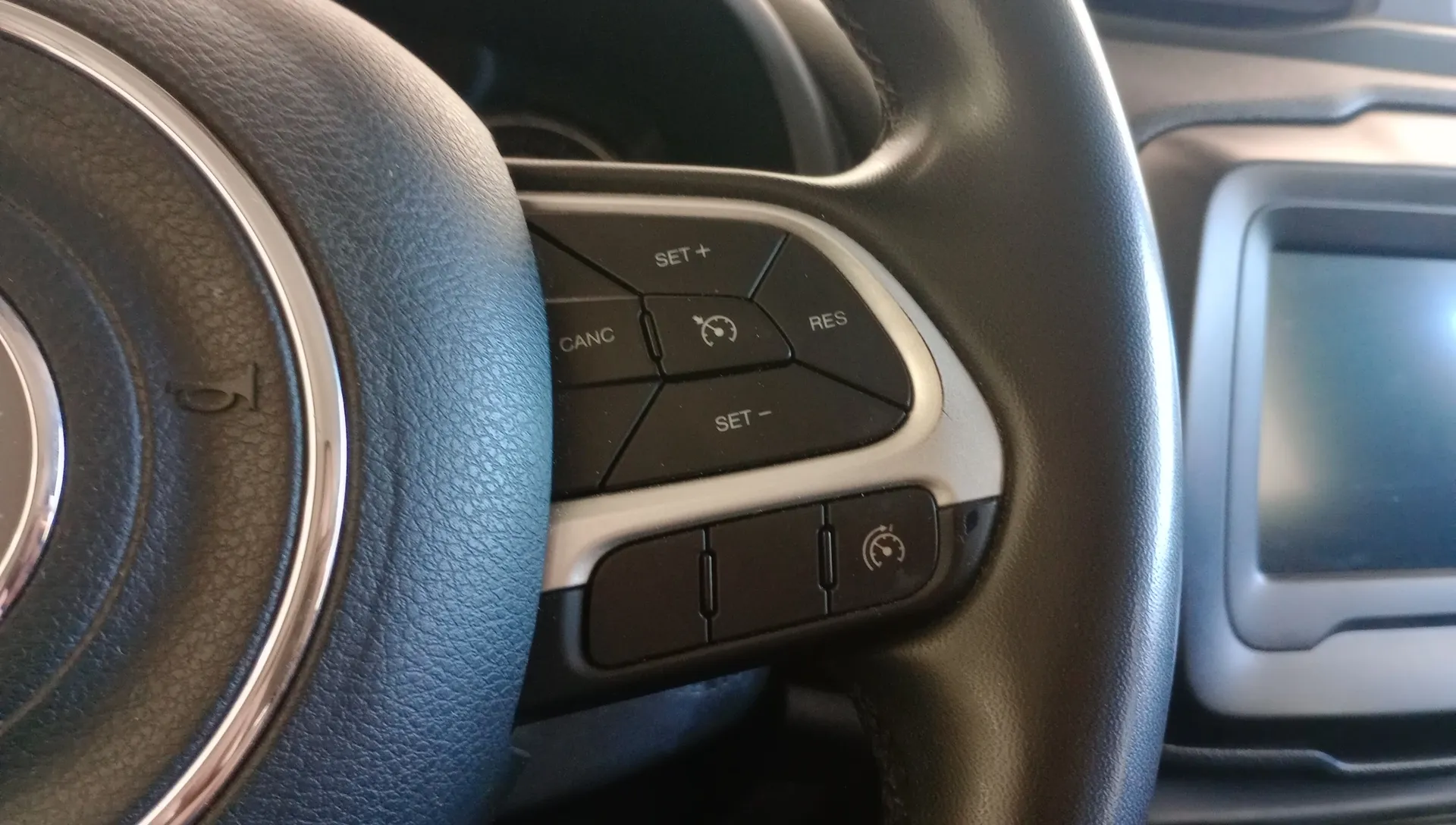 Jeep Renegade 1.0G Limited 4x2 - foto 17
