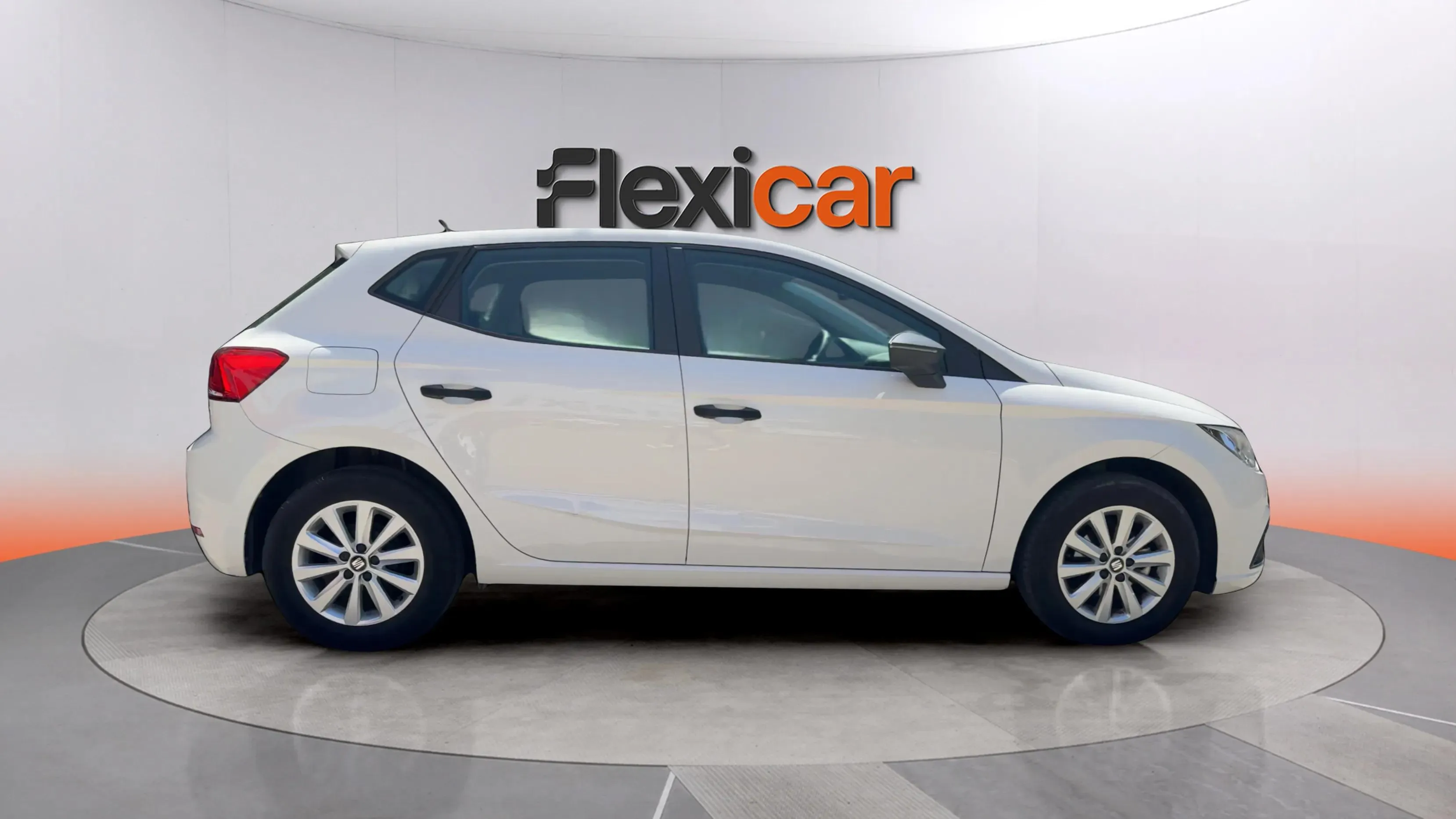 SEAT Ibiza 1.0 MPI Reference Plus - foto 7