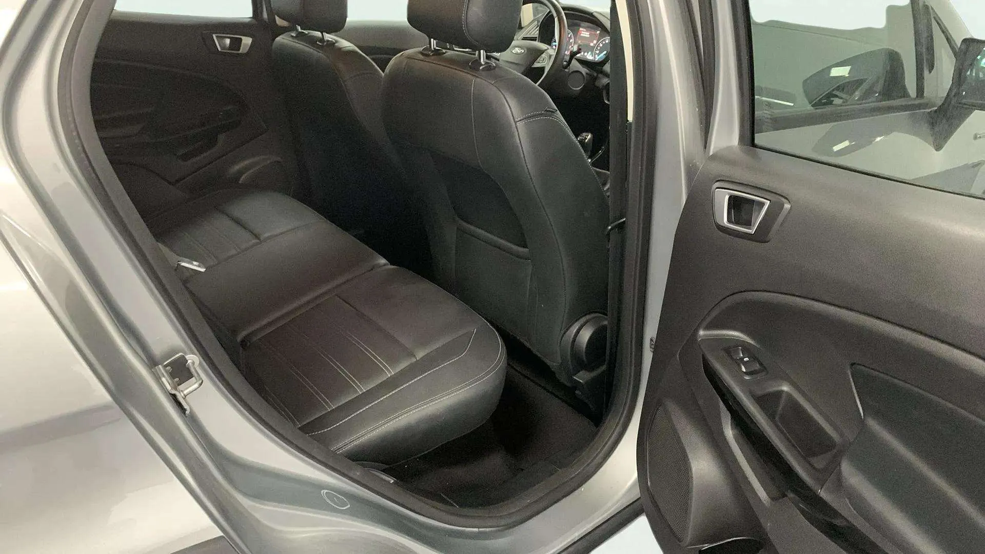 Ford EcoSport 1.0T EcoBoost Active - foto 11