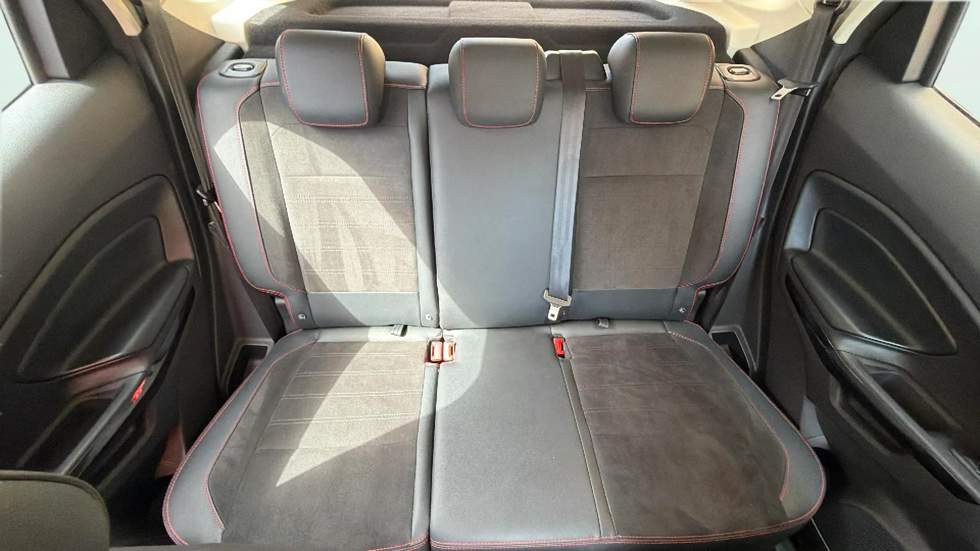 Ford EcoSport 1.0T EcoBoost ST Line - foto 18
