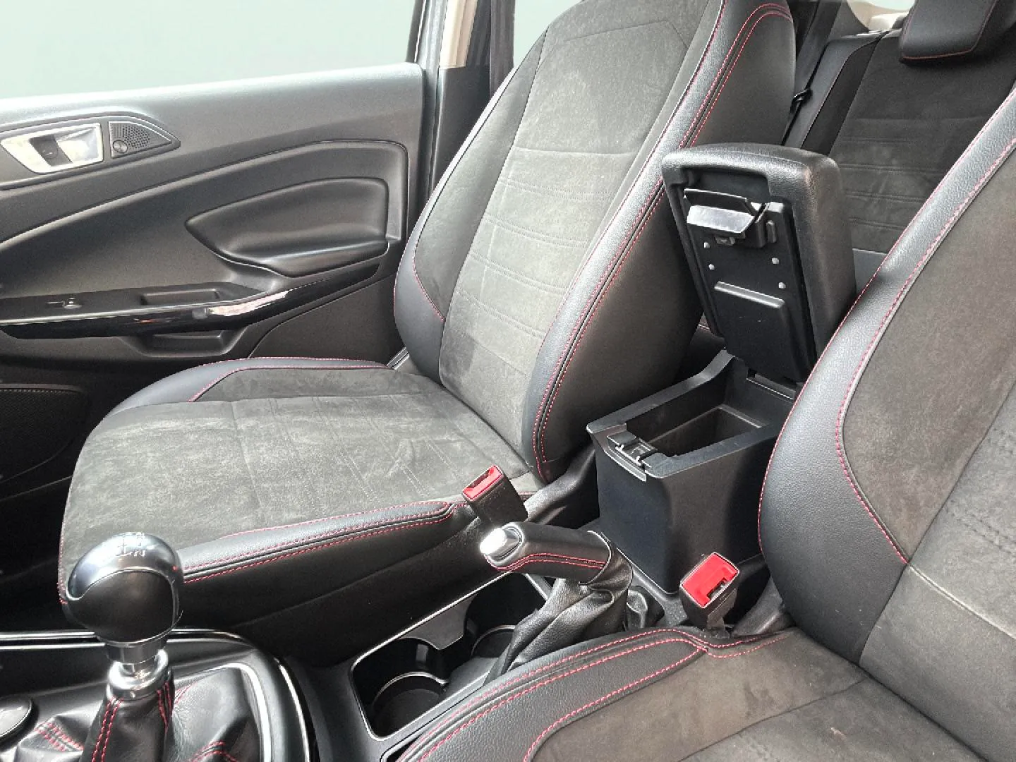 Ford EcoSport 1.0T EcoBoost ST Line - foto 23