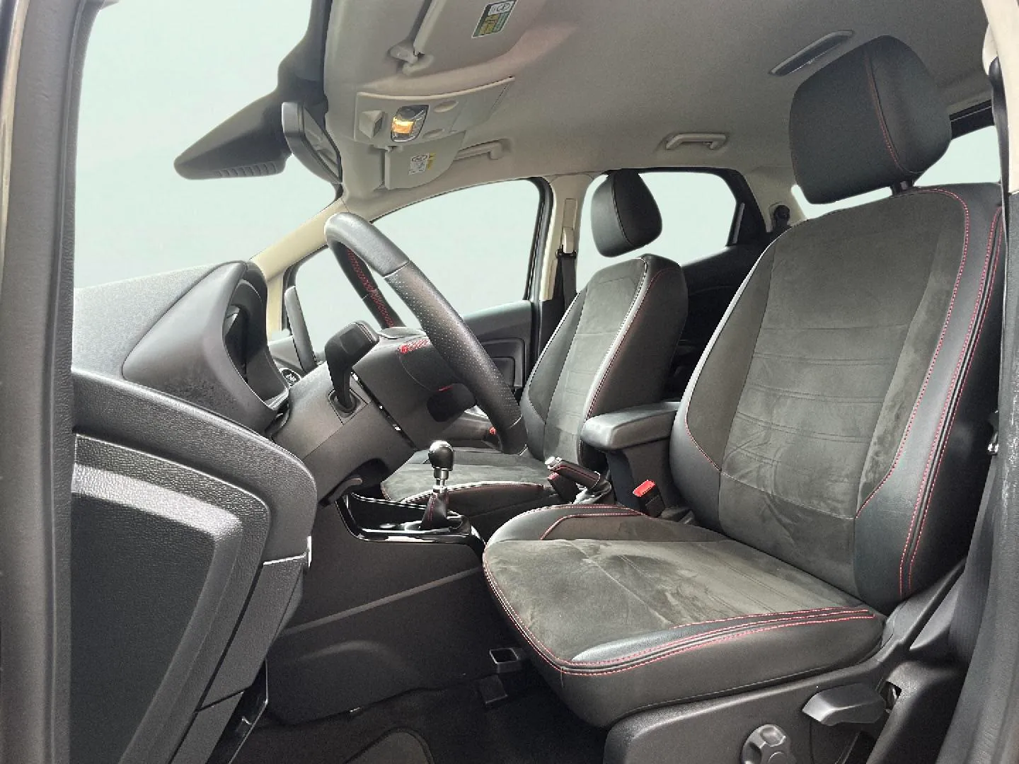 Ford EcoSport 1.0T EcoBoost ST Line - foto 29