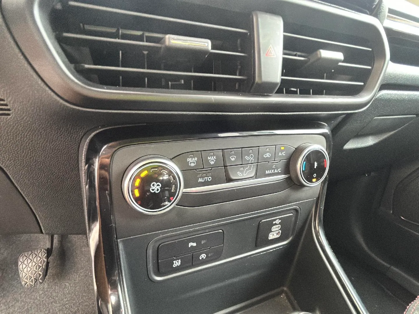 Ford EcoSport 1.0T EcoBoost ST Line - foto 27
