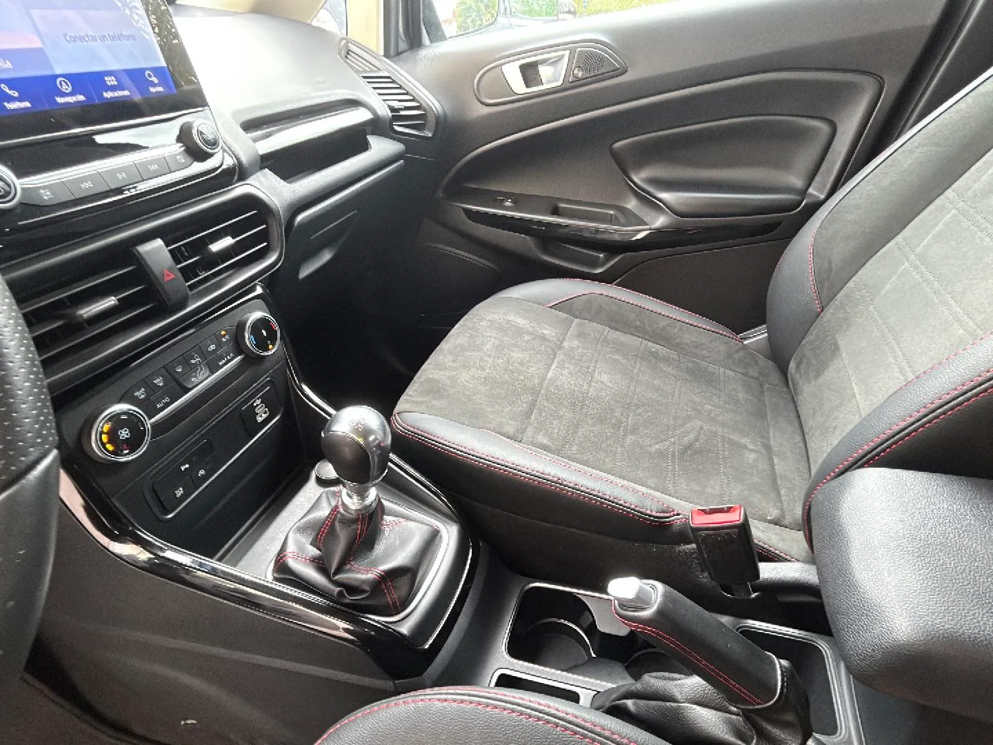 Ford EcoSport 1.0T EcoBoost ST Line - foto 24