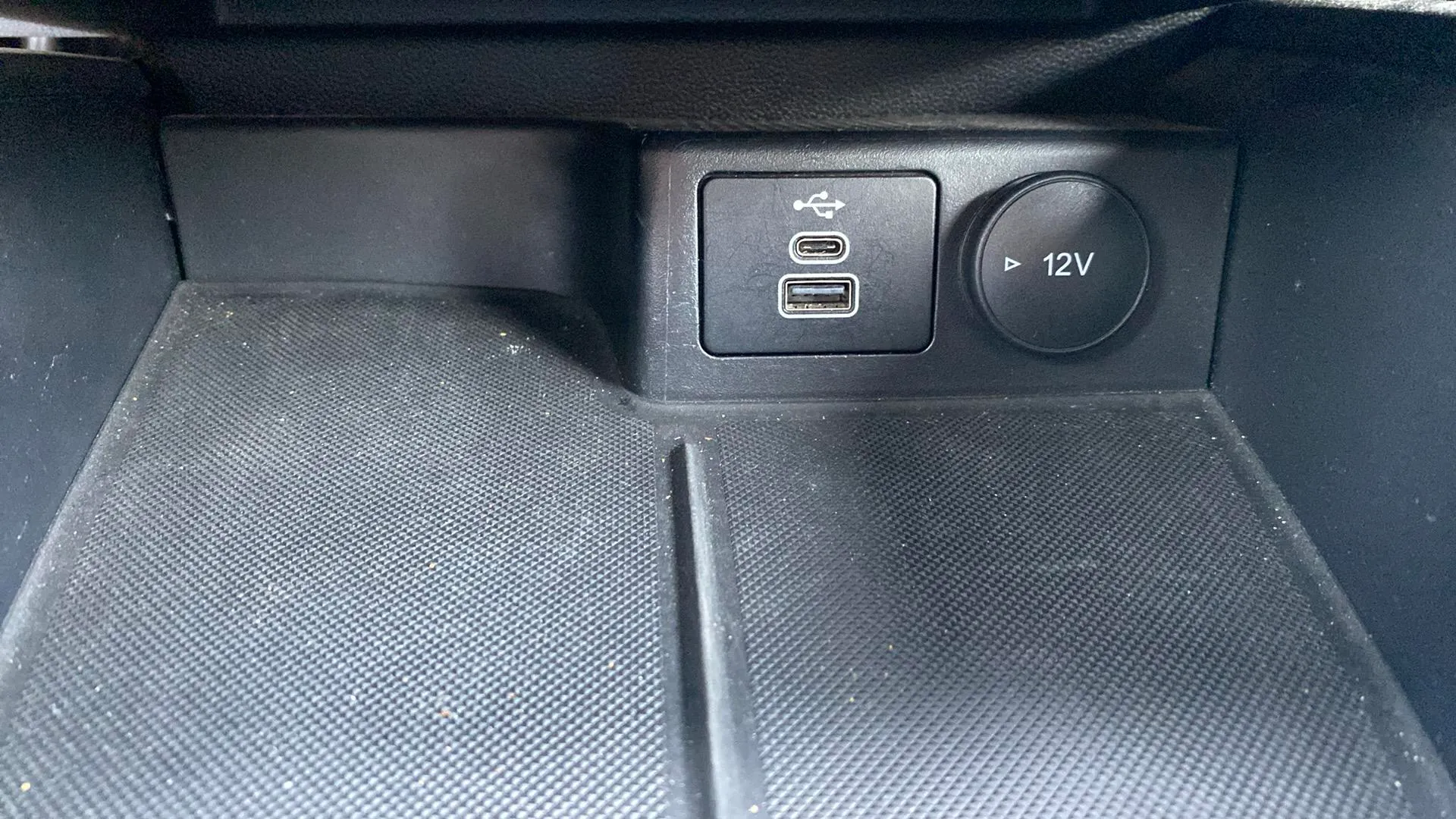 Ford Focus 1.0 EcoBoost MHEV ST-Line Design SIP - foto 22