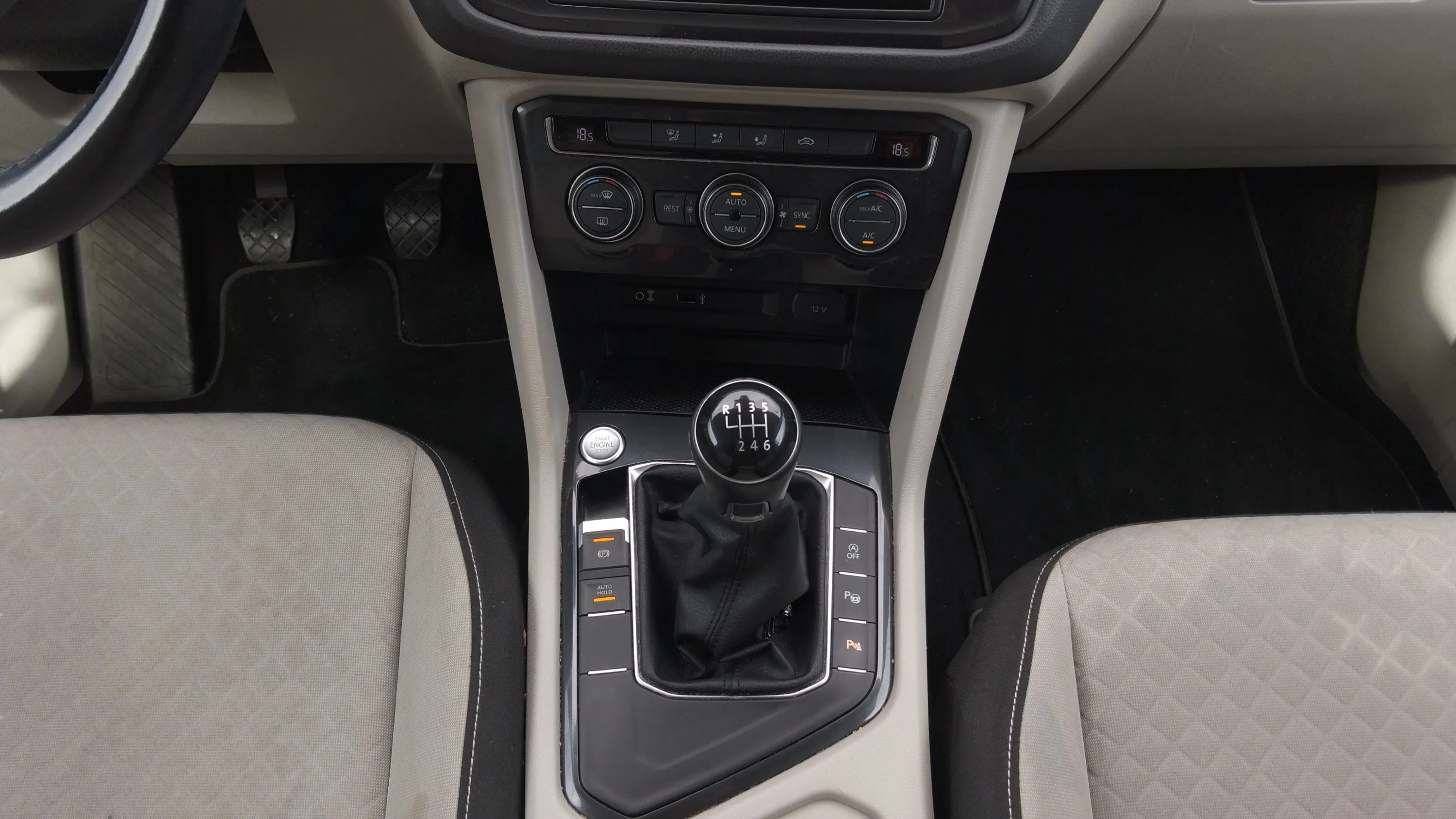 Volkswagen Tiguan Advance 1.4 ACT TSI BMT - foto 16