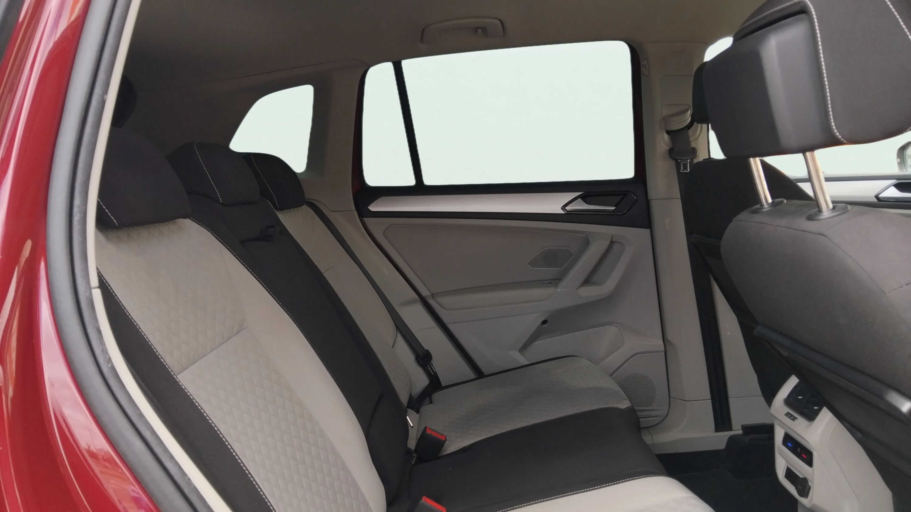 Volkswagen Tiguan Advance 1.4 ACT TSI BMT - foto 11