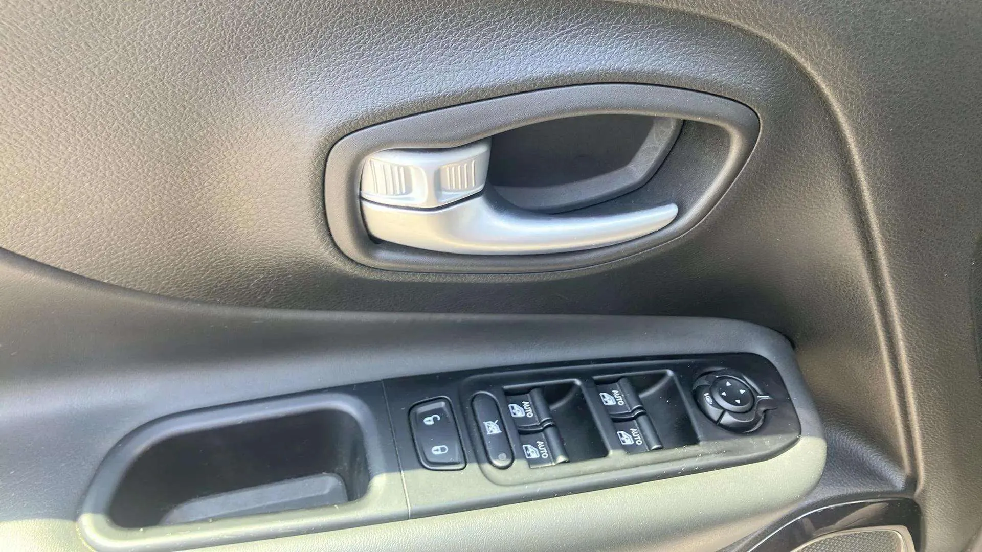Jeep Renegade Limited 1.3 PHEV AWD - foto 17