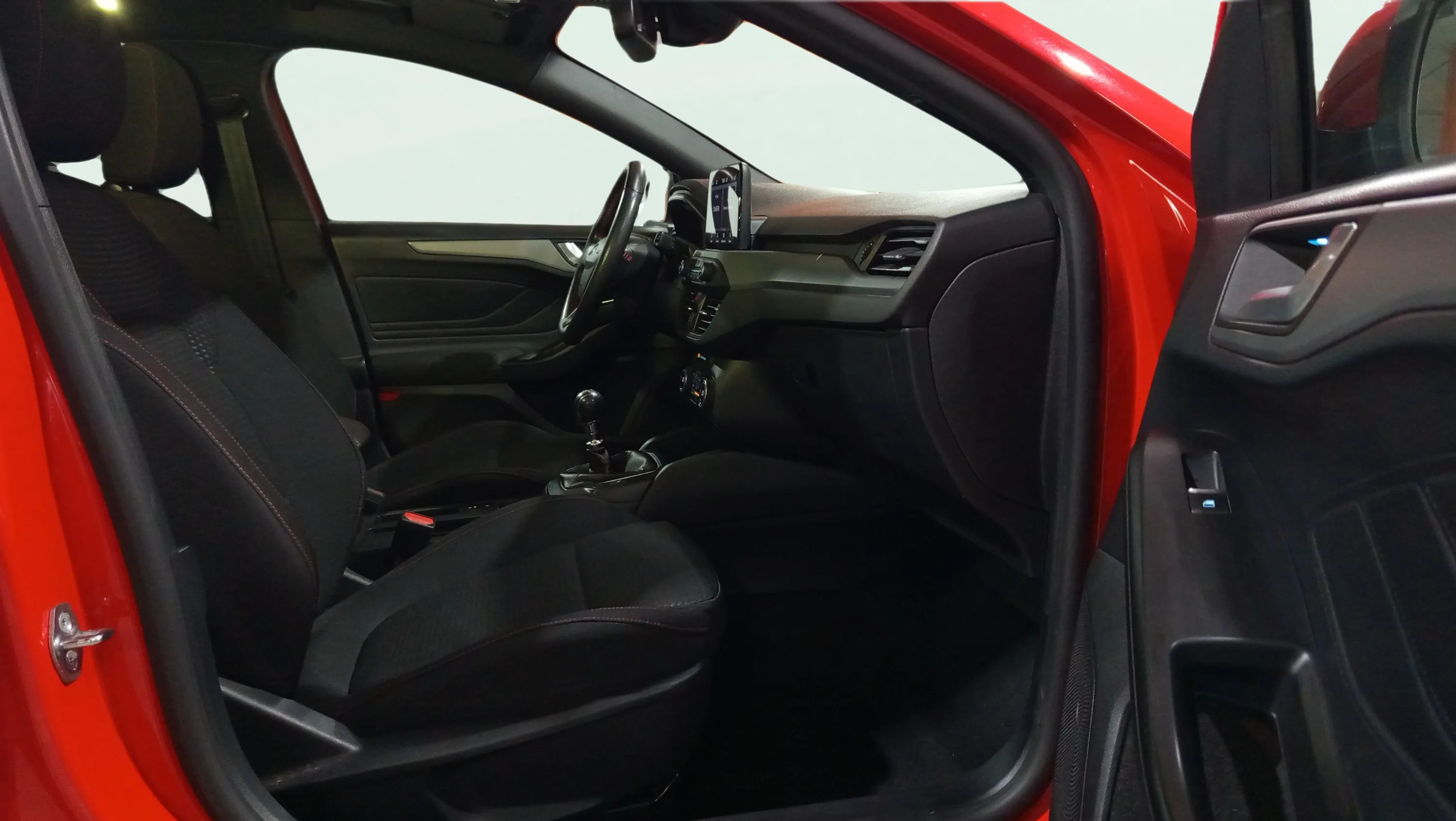 Ford Focus 1.0 EcoBoost MHEV ST-Line - foto 14
