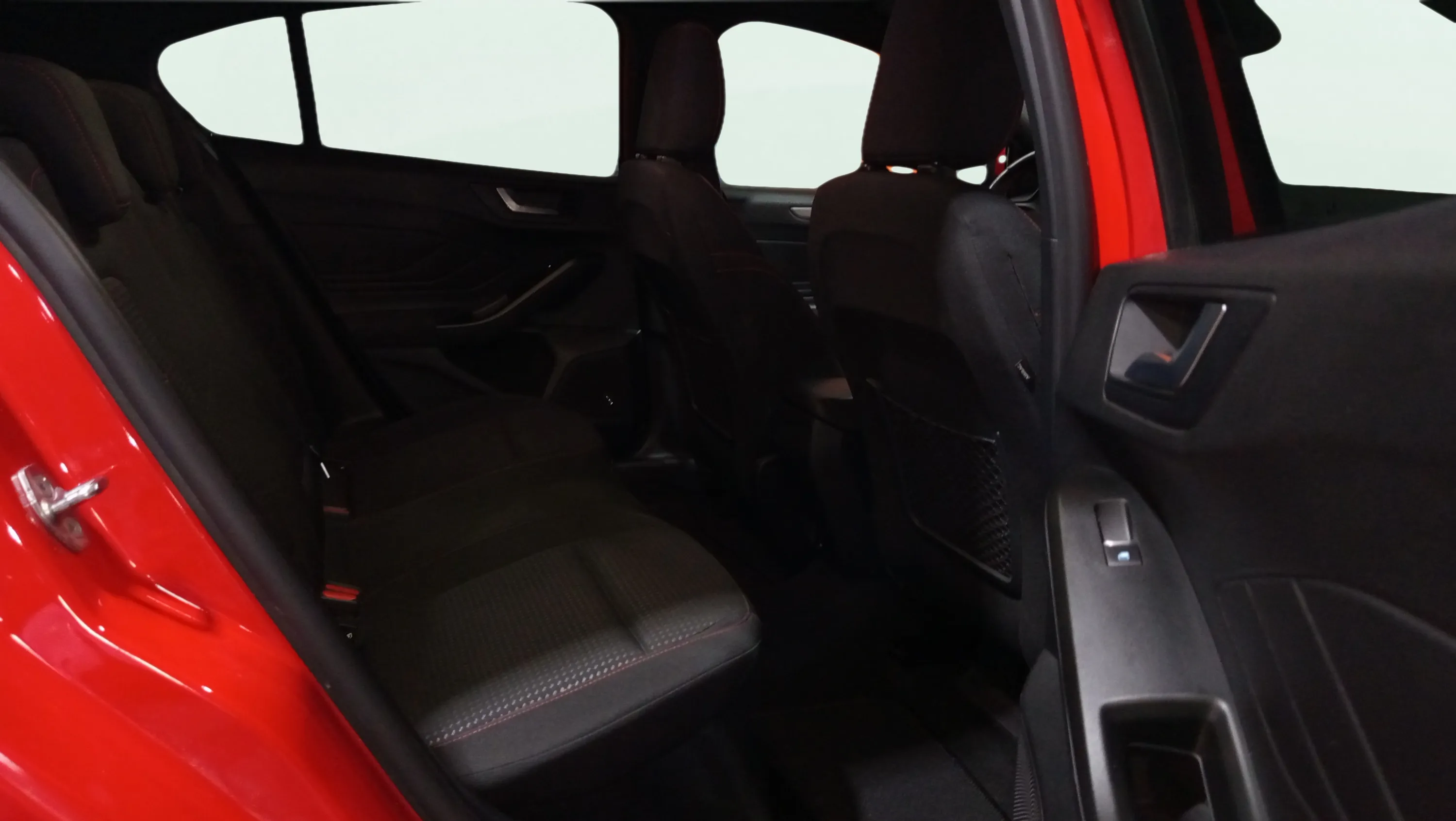 Ford Focus 1.0 EcoBoost MHEV ST-Line - foto 15