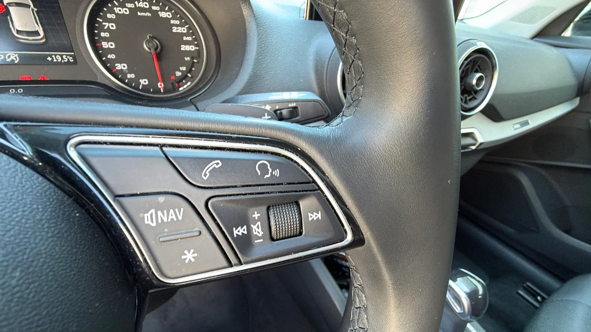 Audi Q2 30 TDI S tronic - foto 17