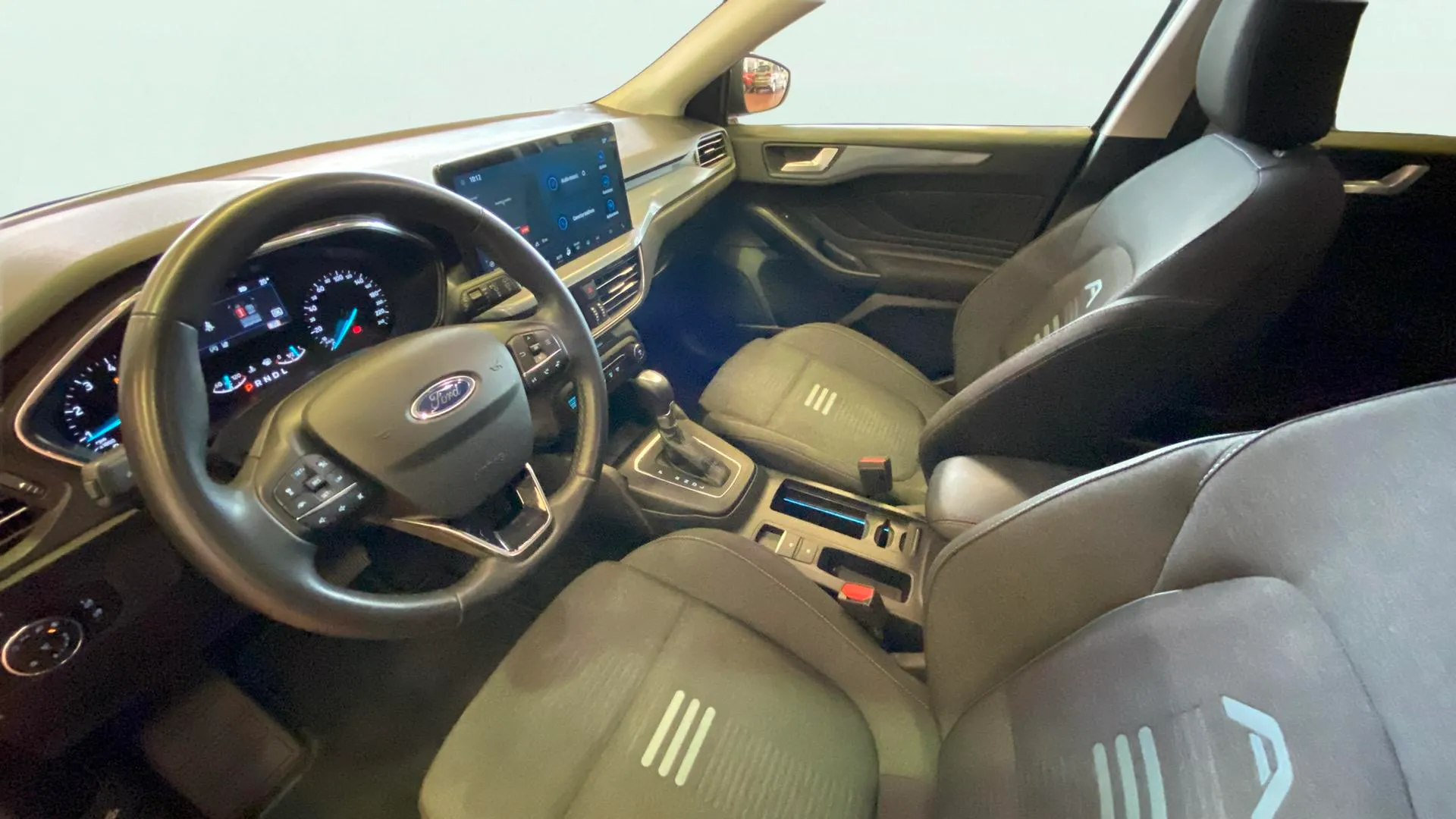 Ford Focus 1.0 EcoBoost MHEV Active - foto 11