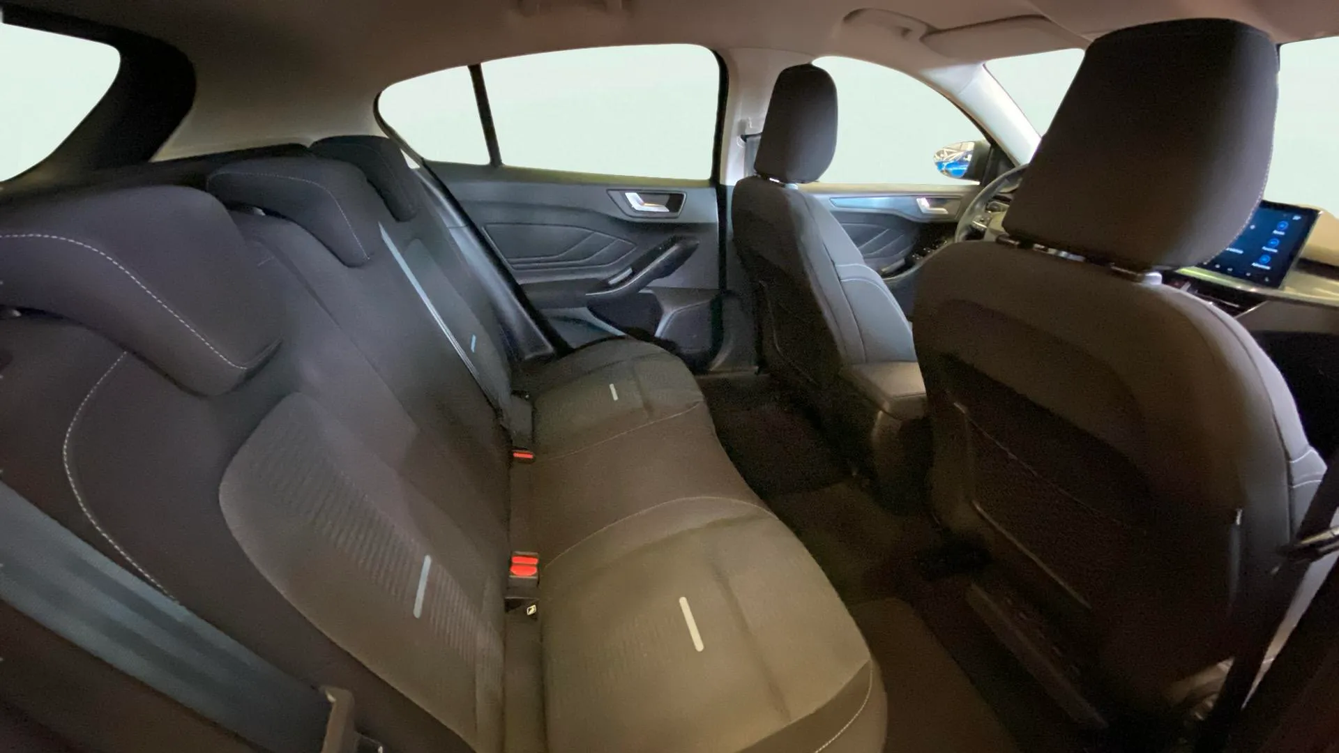 Ford Focus 1.0 EcoBoost MHEV Active - foto 15