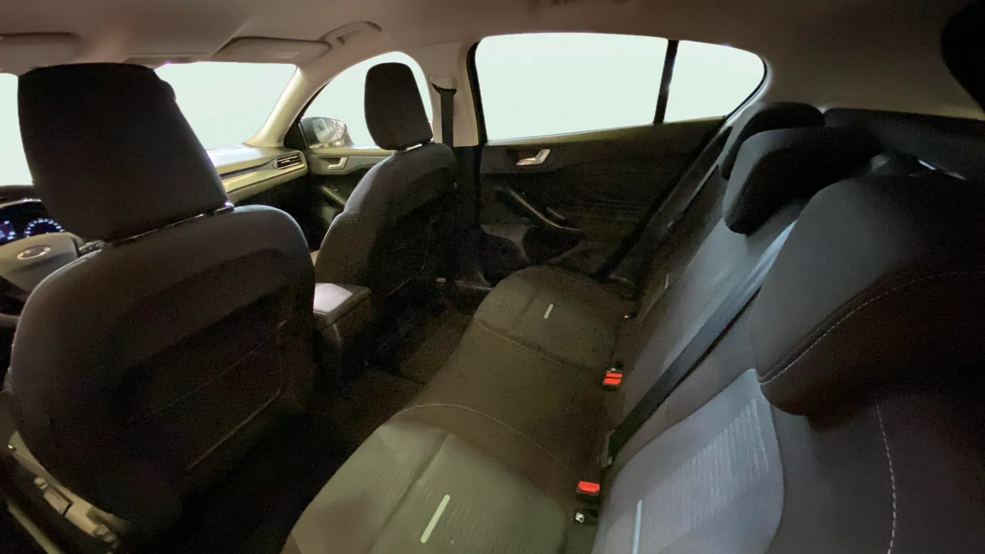 Ford Focus 1.0 EcoBoost MHEV Active - foto 13