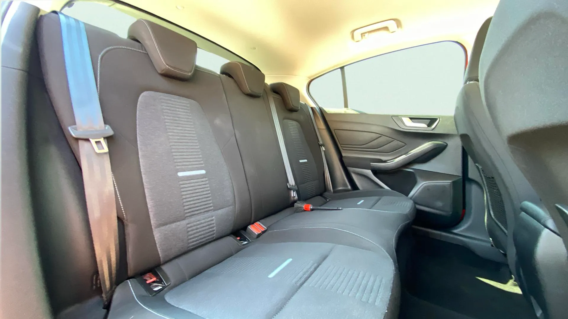 Ford Focus 1.0 EcoBoost MHEV Active - foto 14