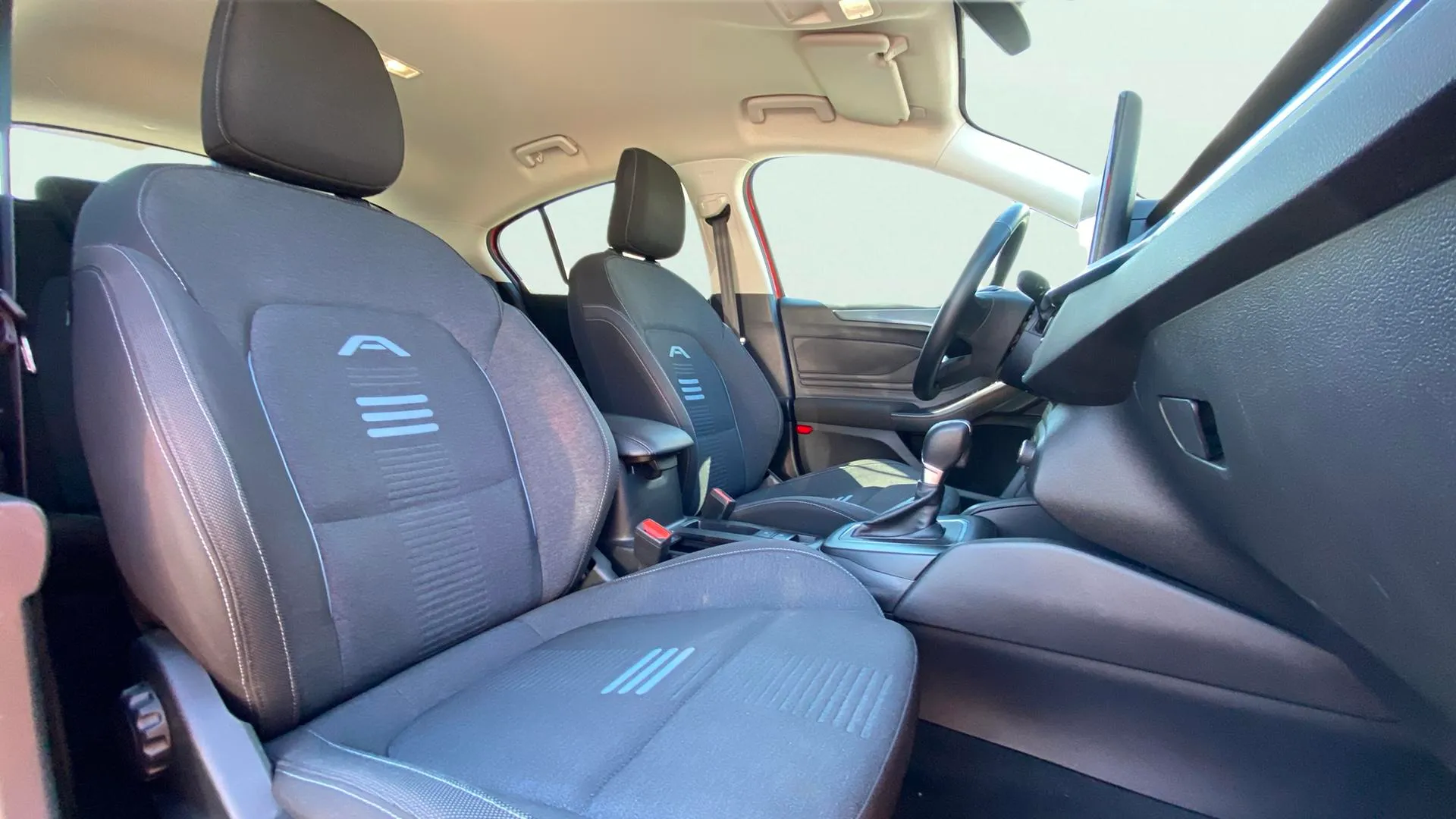 Ford Focus 1.0 EcoBoost MHEV Active - foto 13