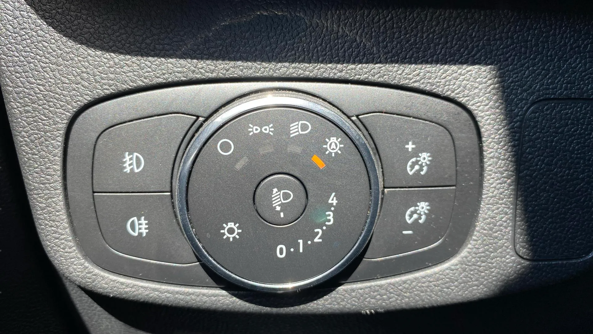 Ford Focus 1.0 EcoBoost MHEV Active - foto 21