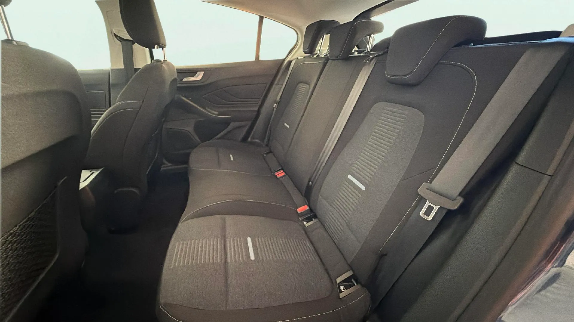 Ford Focus 1.0 EcoBoost MHEV Active - foto 17