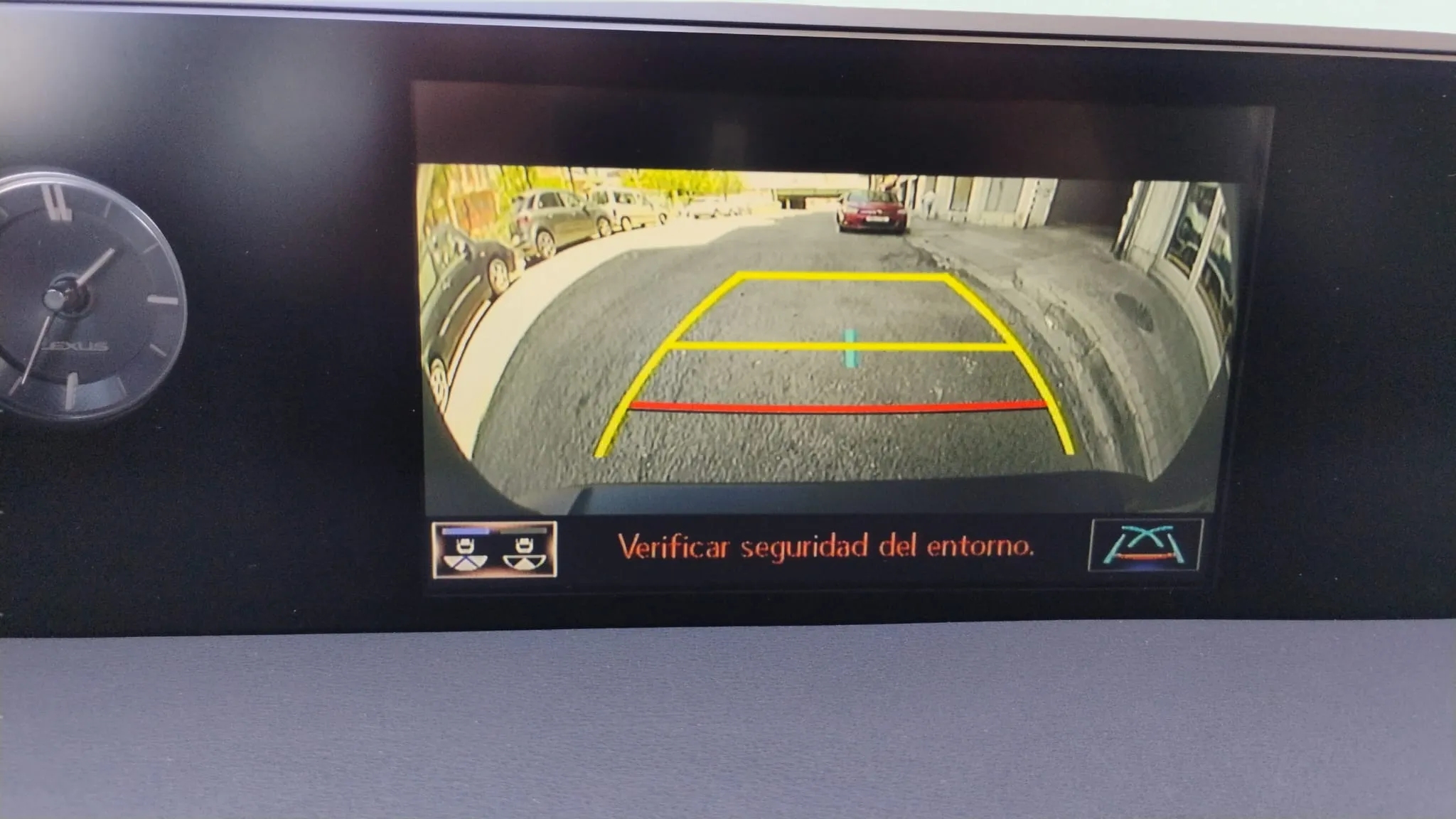 Lexus UX 2.0 250h Business - foto 15