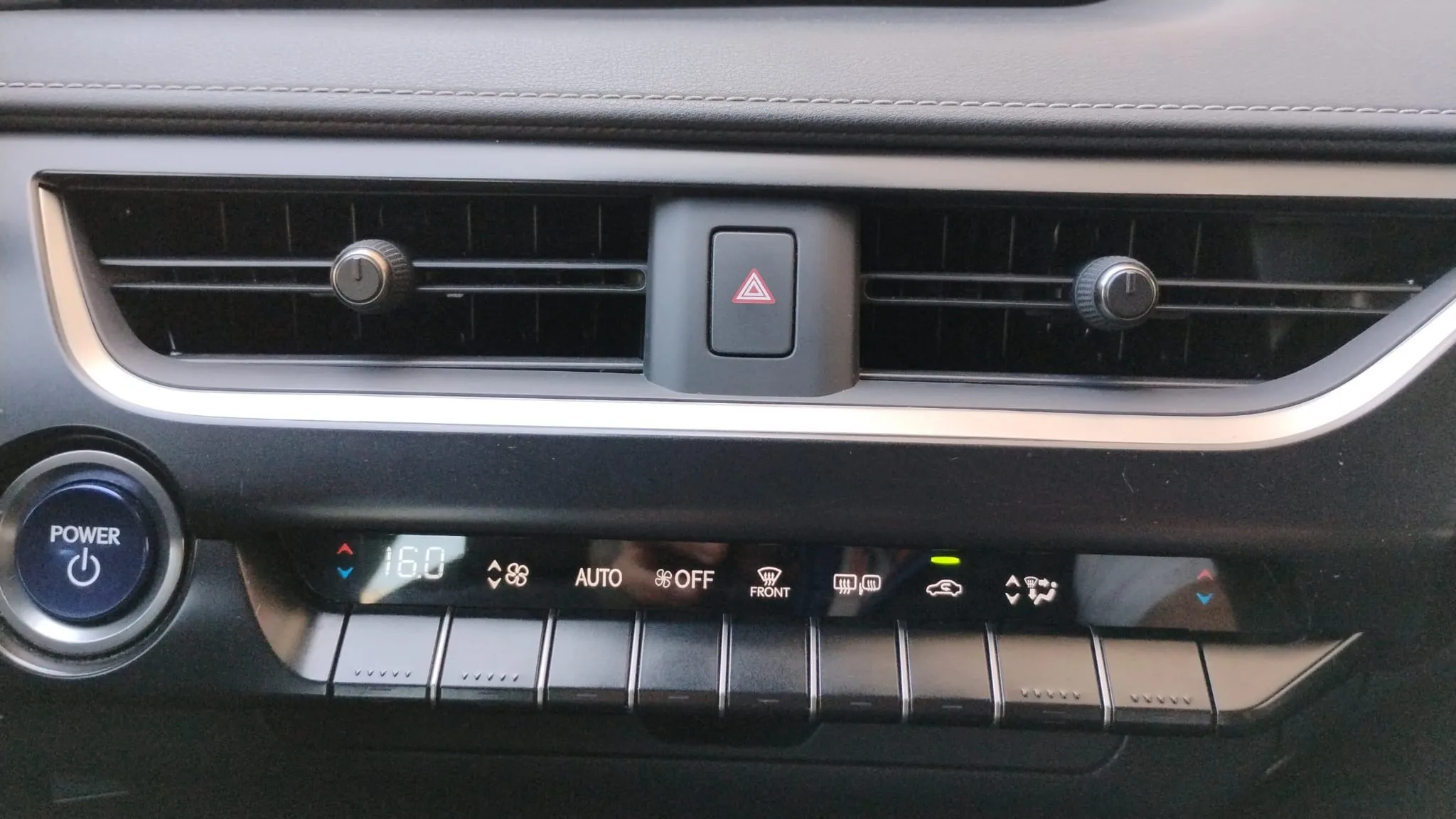 Lexus UX 2.0 250h Business - foto 11