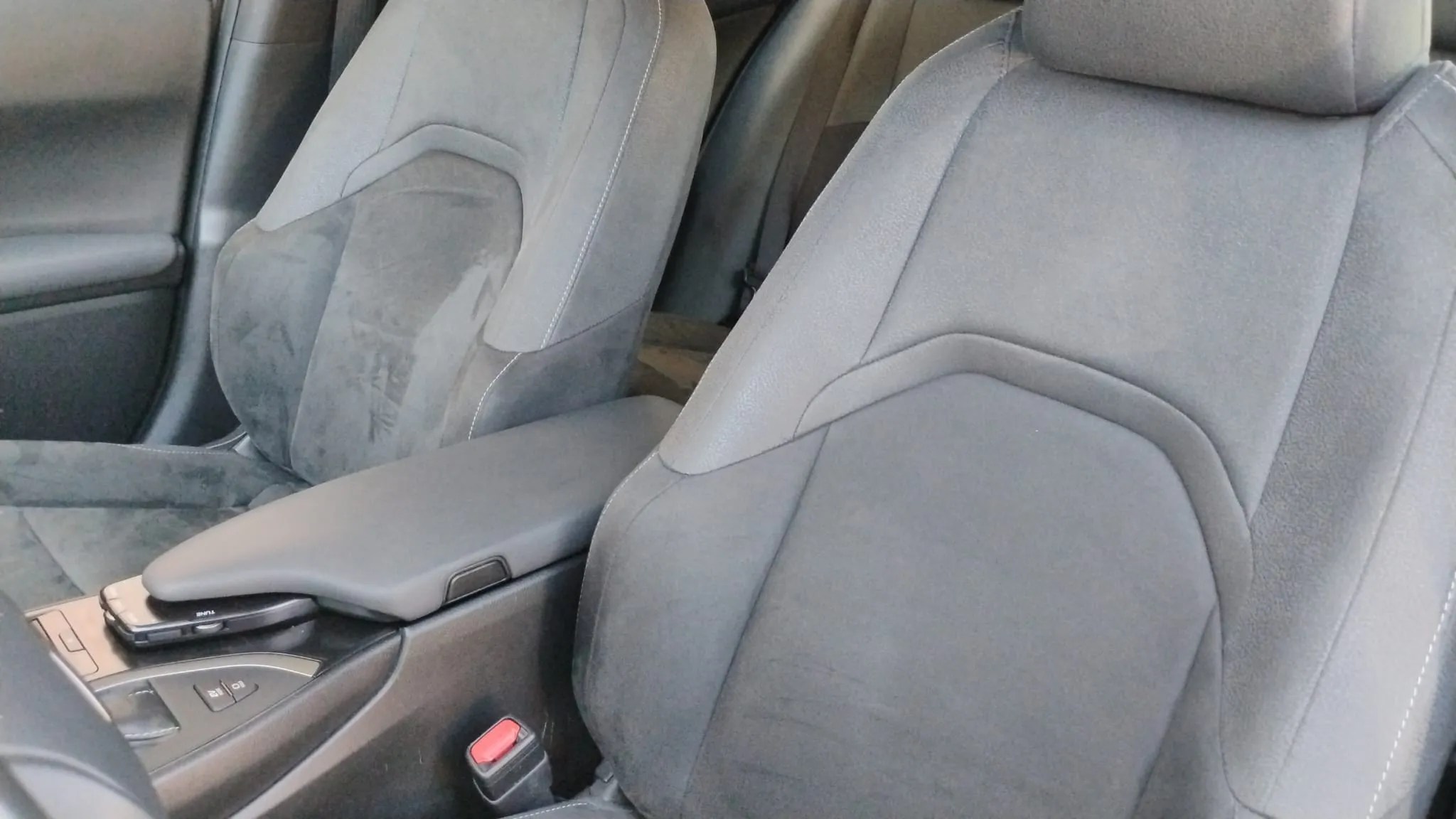 Lexus UX 2.0 250h Business - foto 20