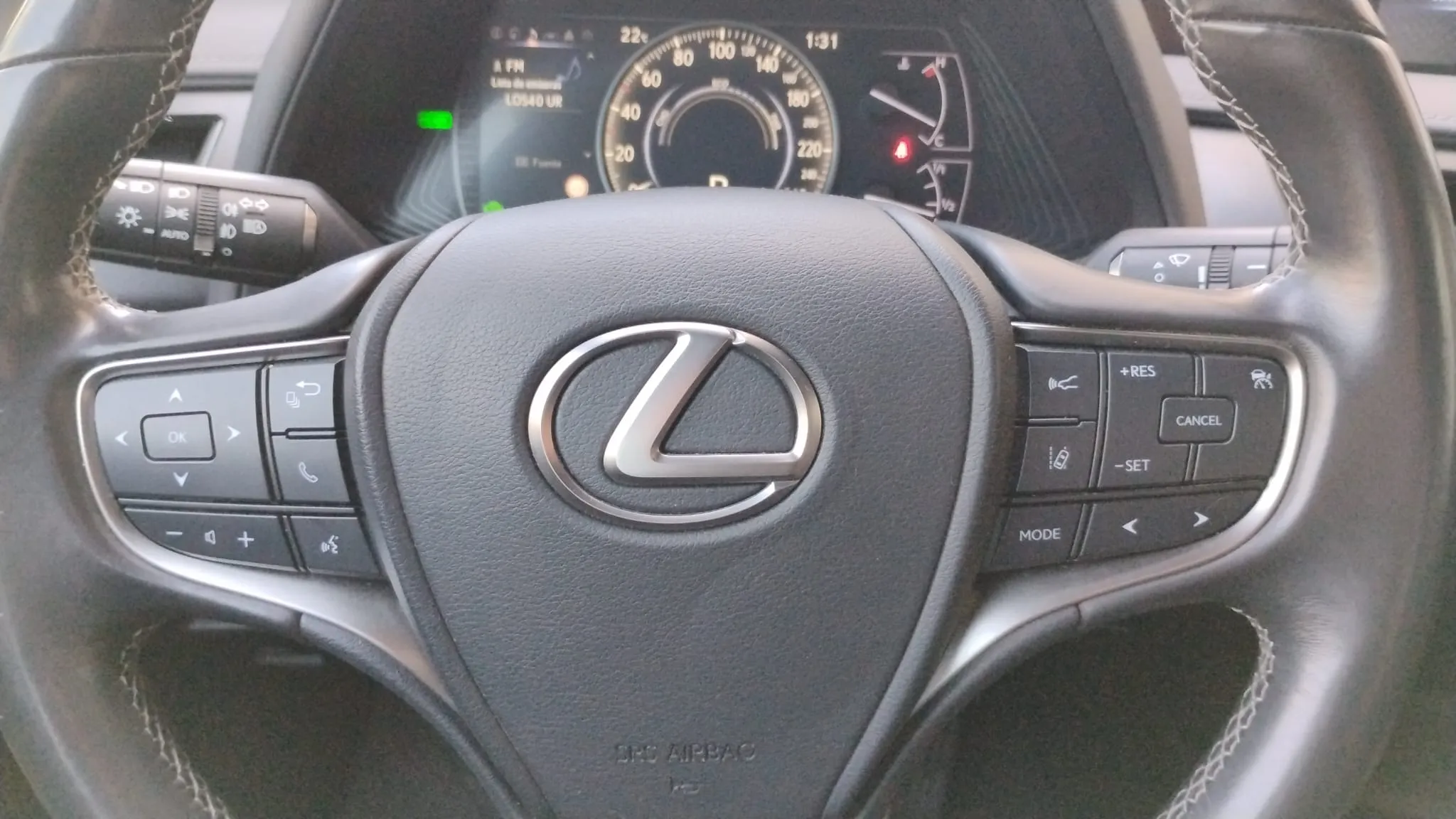 Lexus UX 2.0 250h Business - foto 13