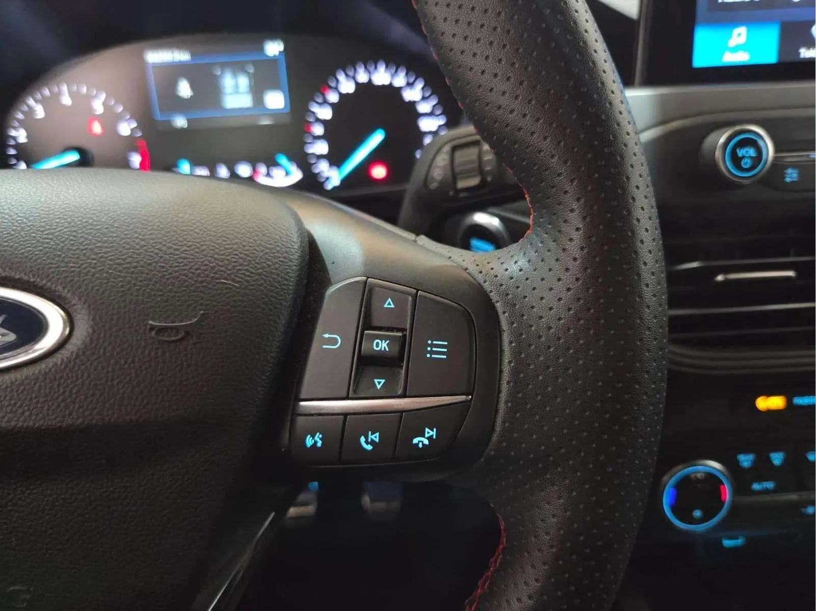 Ford Focus 1.0 EcoBoost MHEV ST-Line Style SIP - foto 16