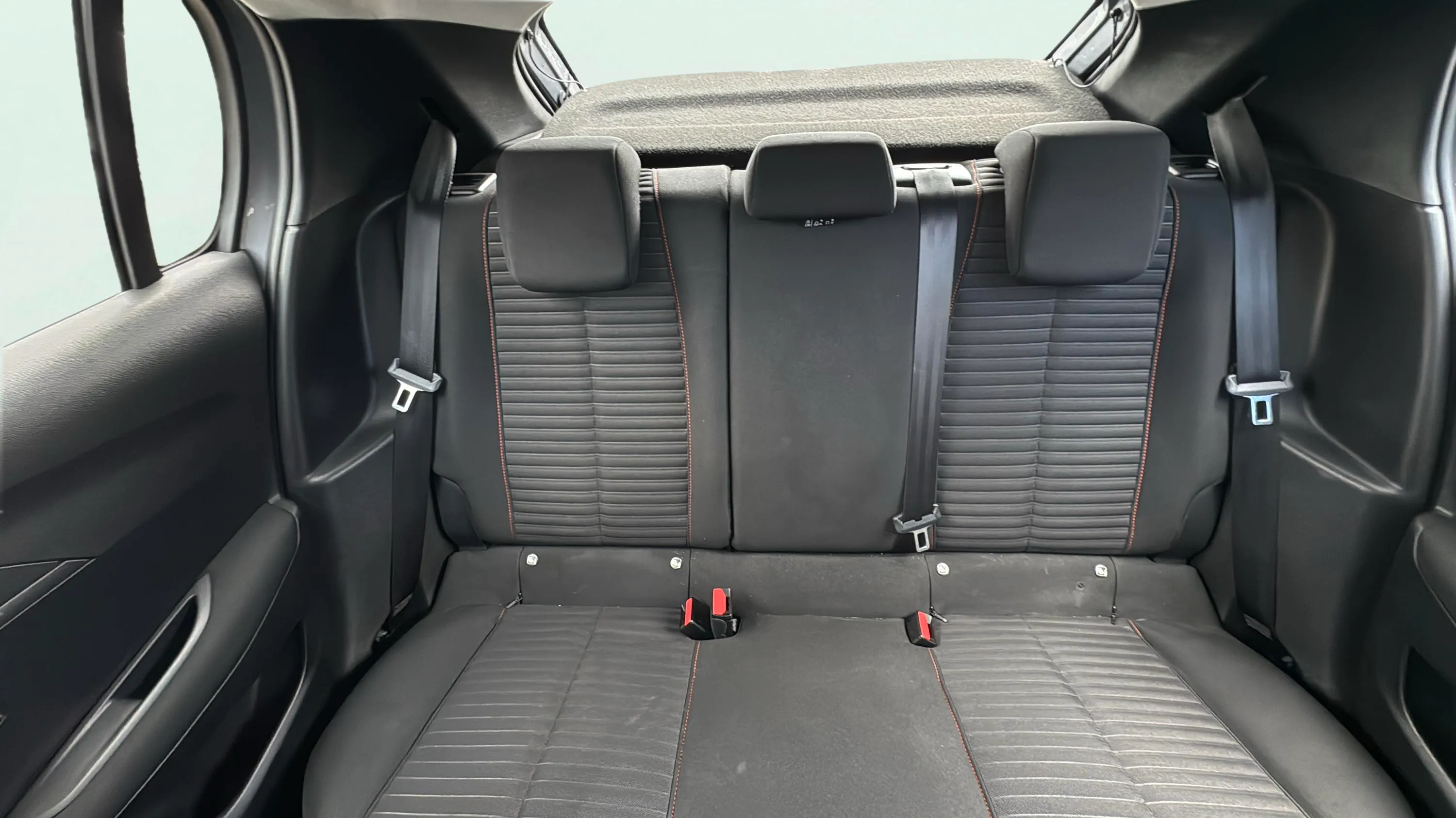 Peugeot 208 BlueHDi Active Pack - foto 15