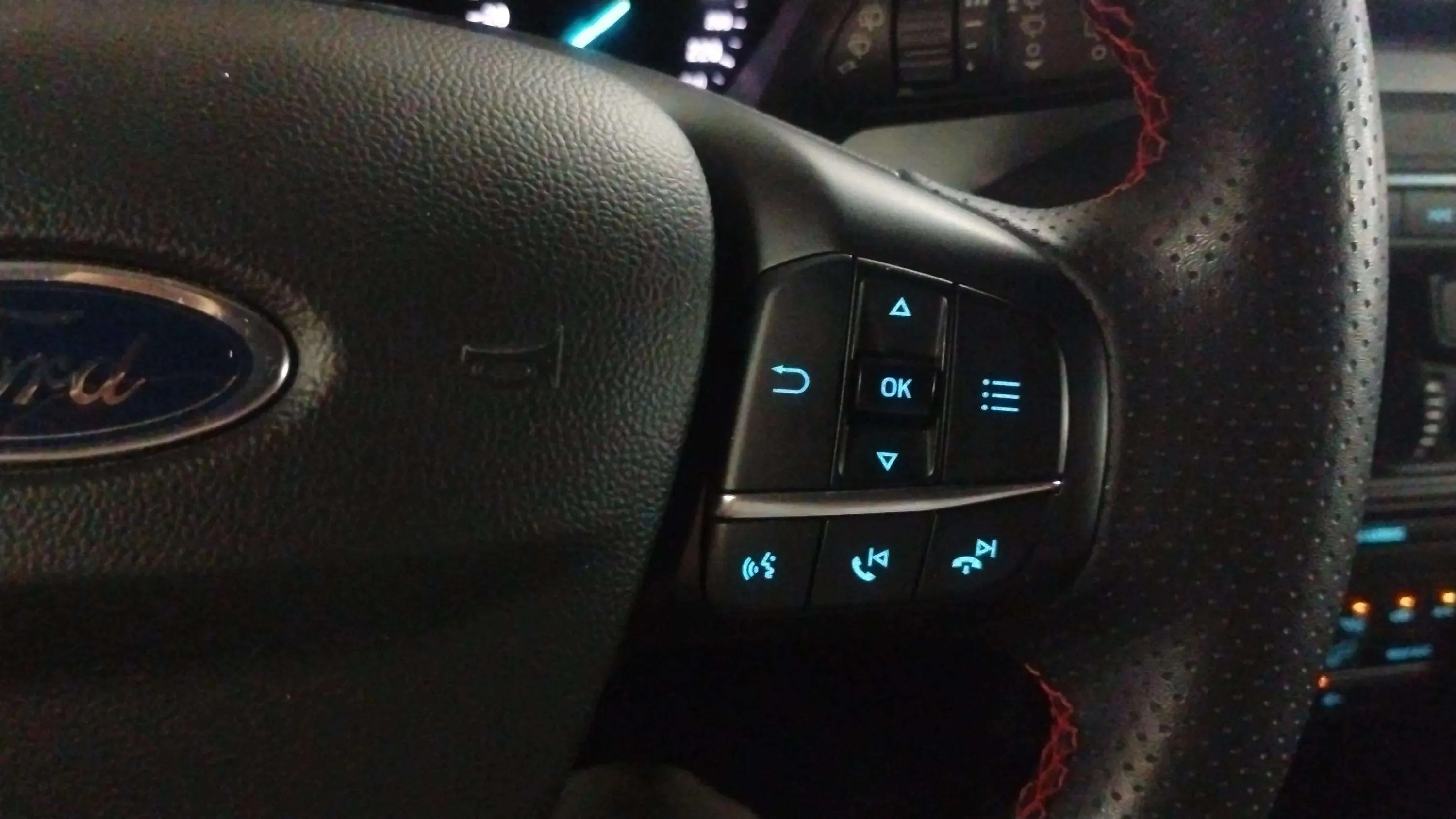 Ford Focus 1.0 EcoBoost MHEV ST-Line Style SIP - foto 19