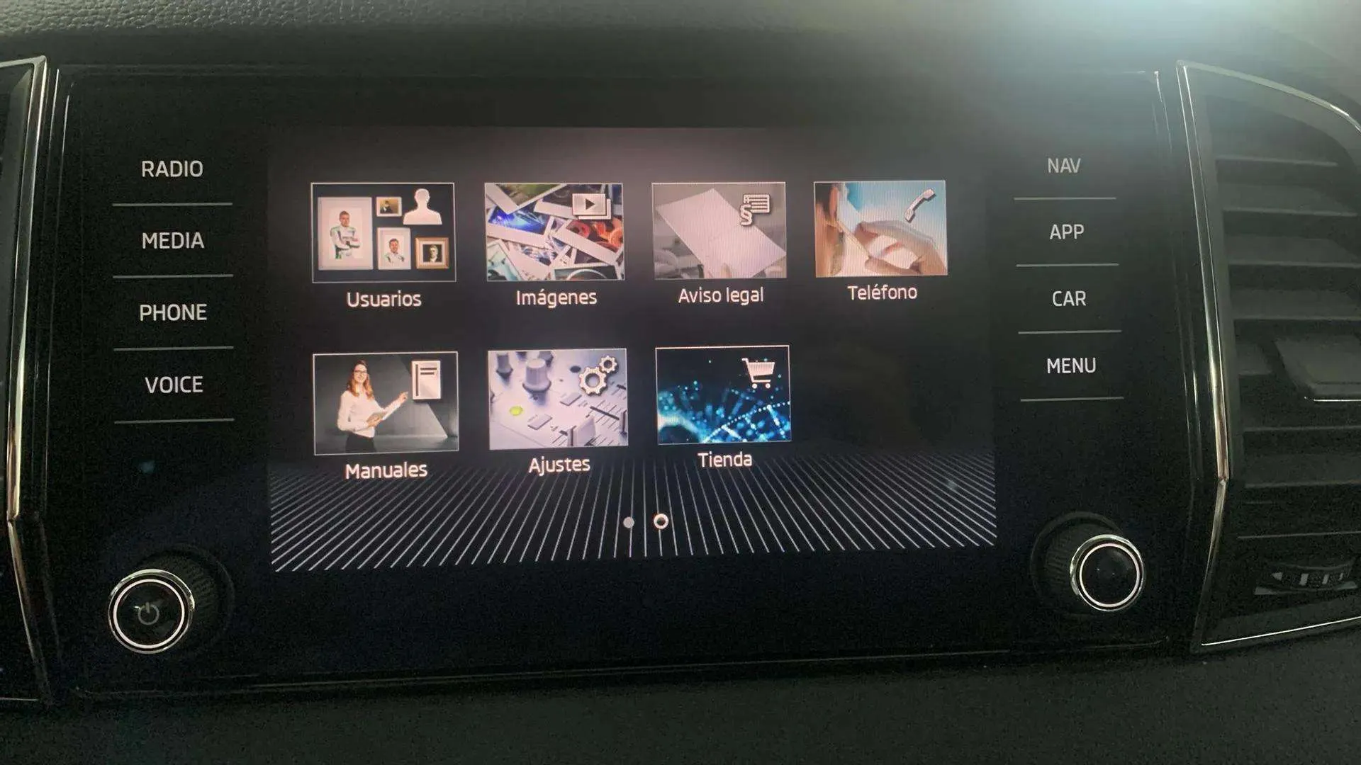 Škoda Karoq 2.0 TDI Selection - foto 19