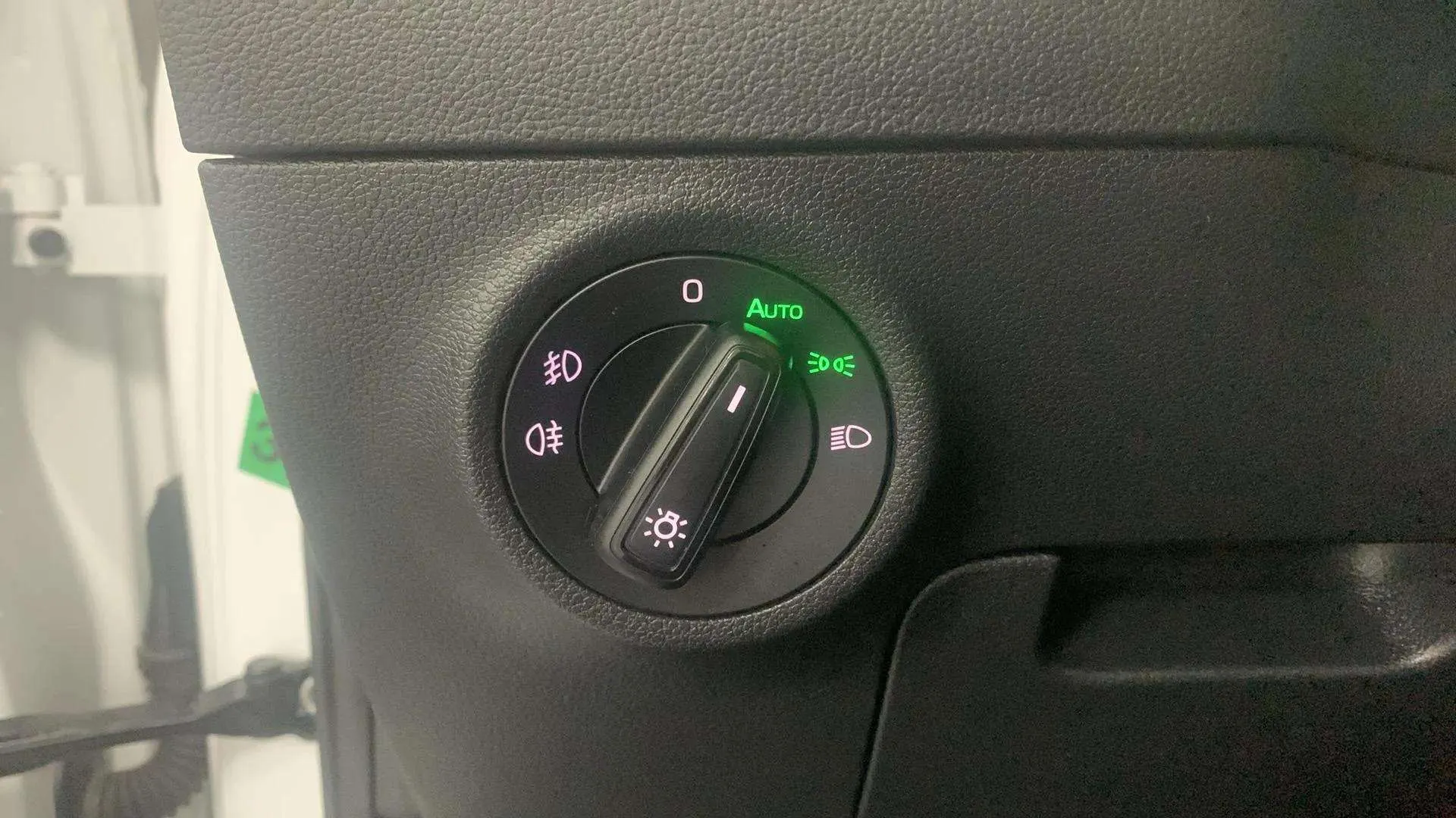 Škoda Karoq 2.0 TDI Selection - foto 15