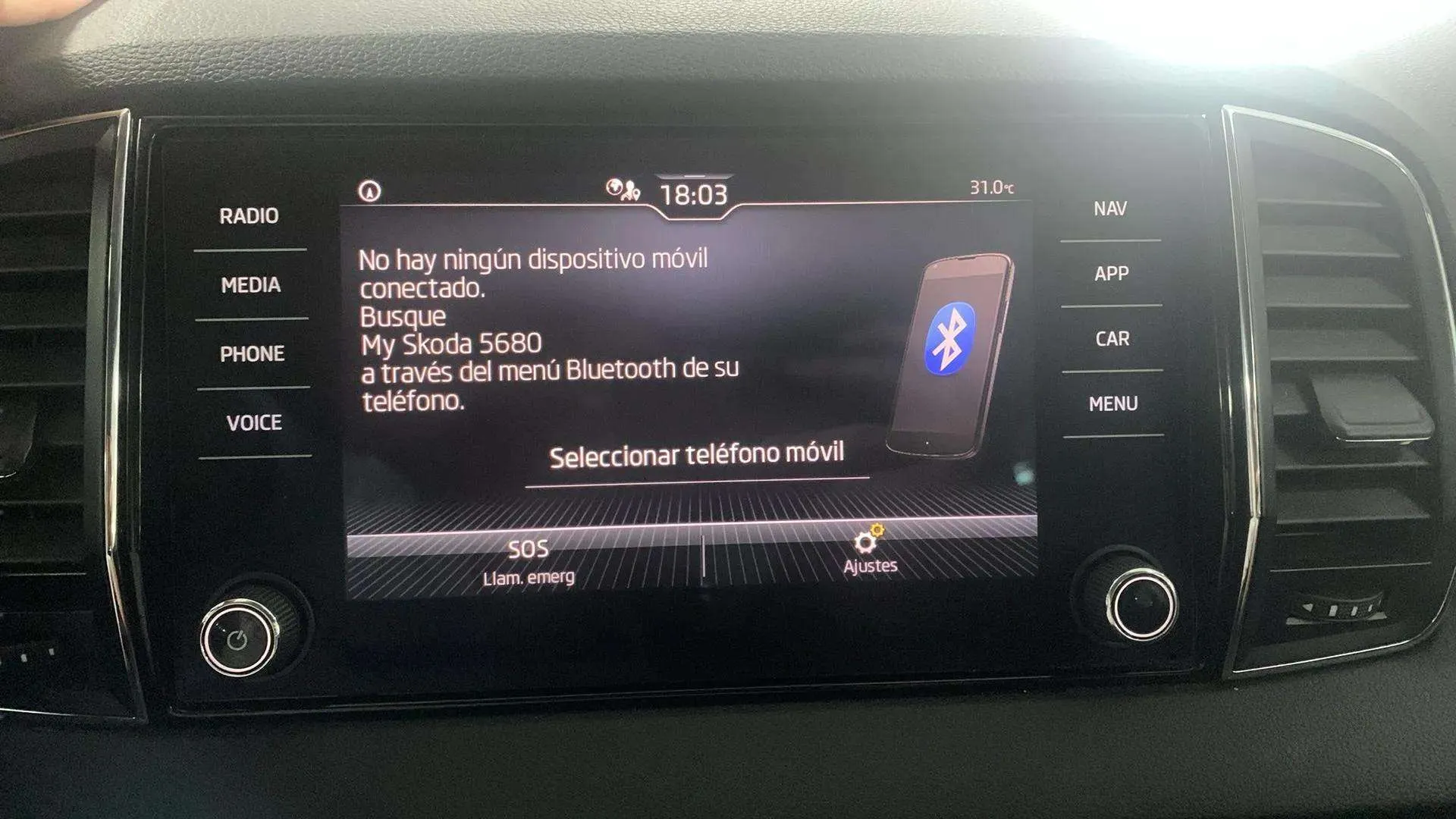 Škoda Karoq 2.0 TDI Selection - foto 22