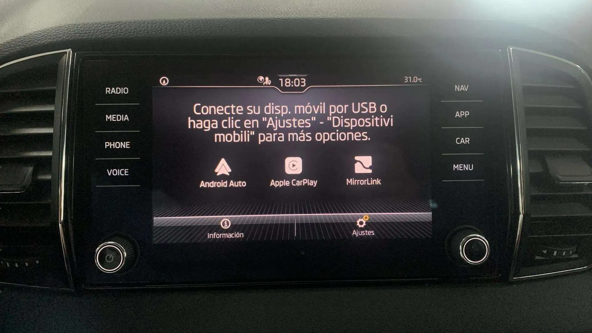 Škoda Karoq 2.0 TDI Selection - foto 20