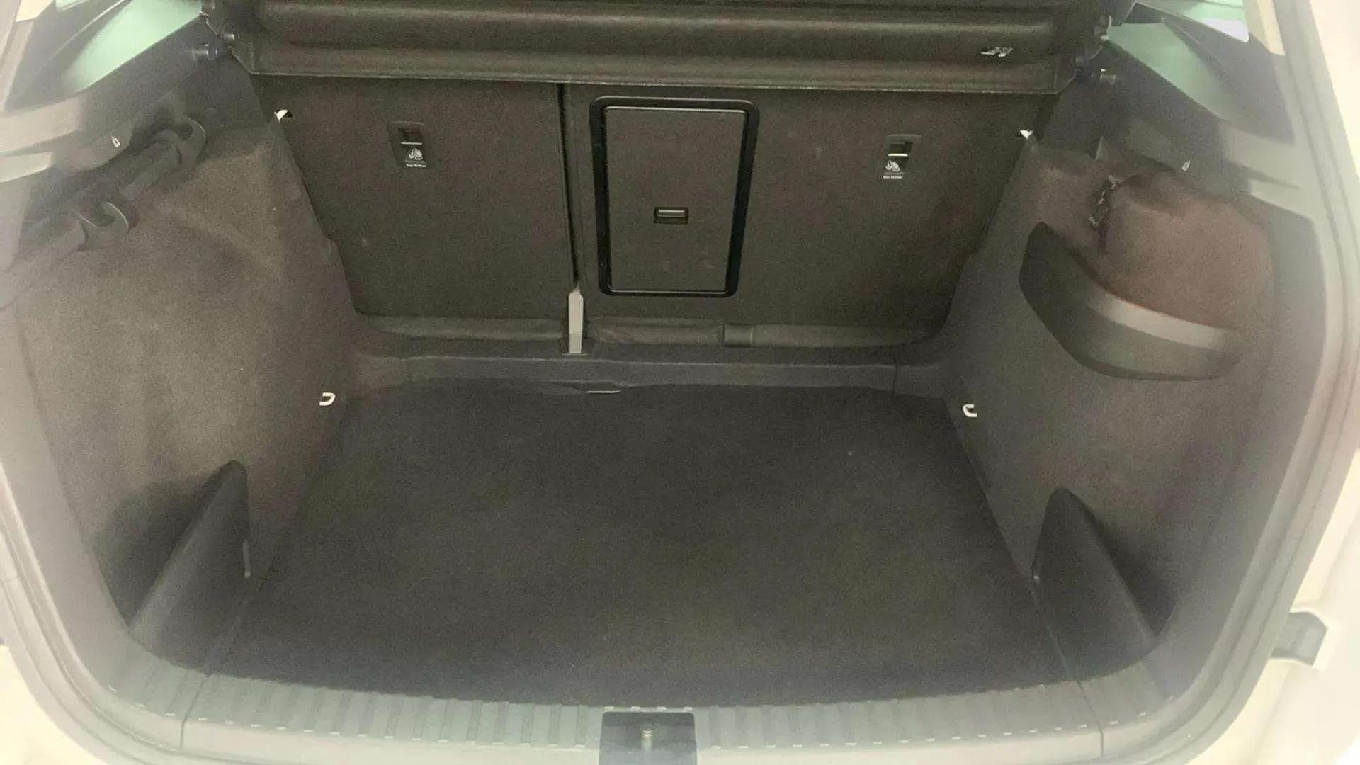 Škoda Karoq 2.0 TDI Selection - foto 12