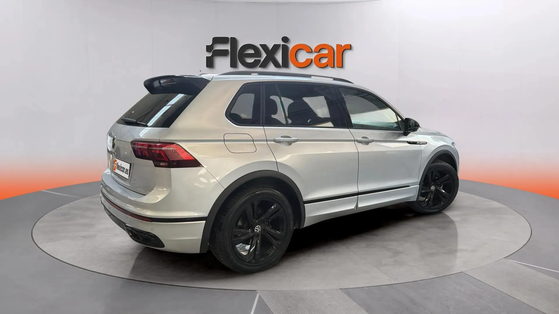 Volkswagen Tiguan R-Line 2.0 TDI DSG - foto 5