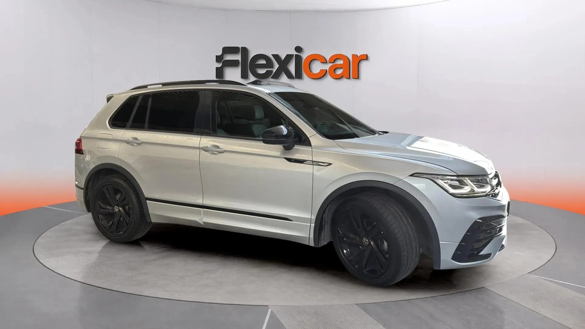 Volkswagen Tiguan R-Line 2.0 TDI DSG - foto 6