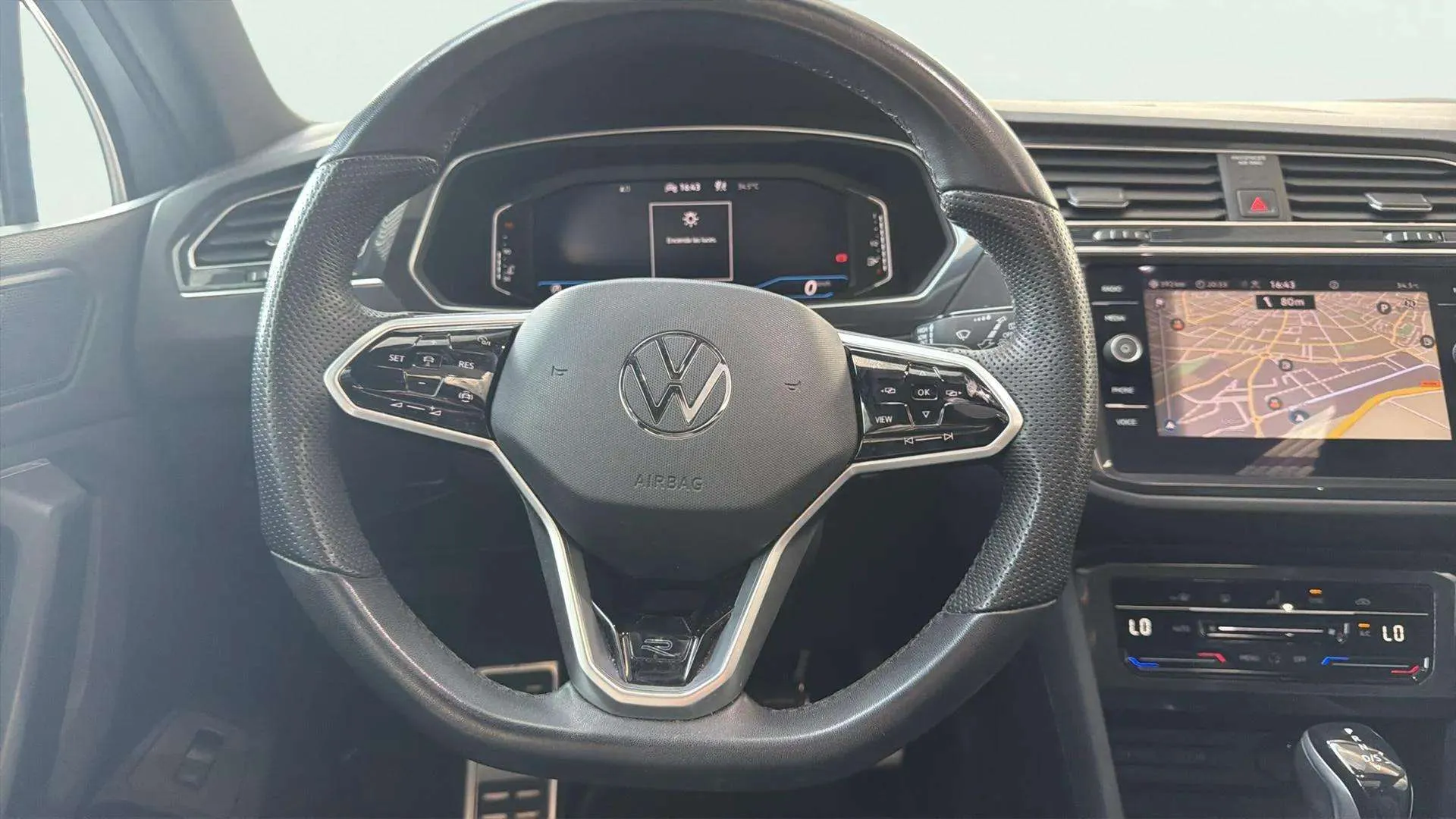 Volkswagen Tiguan R-Line 2.0 TDI DSG - foto 14